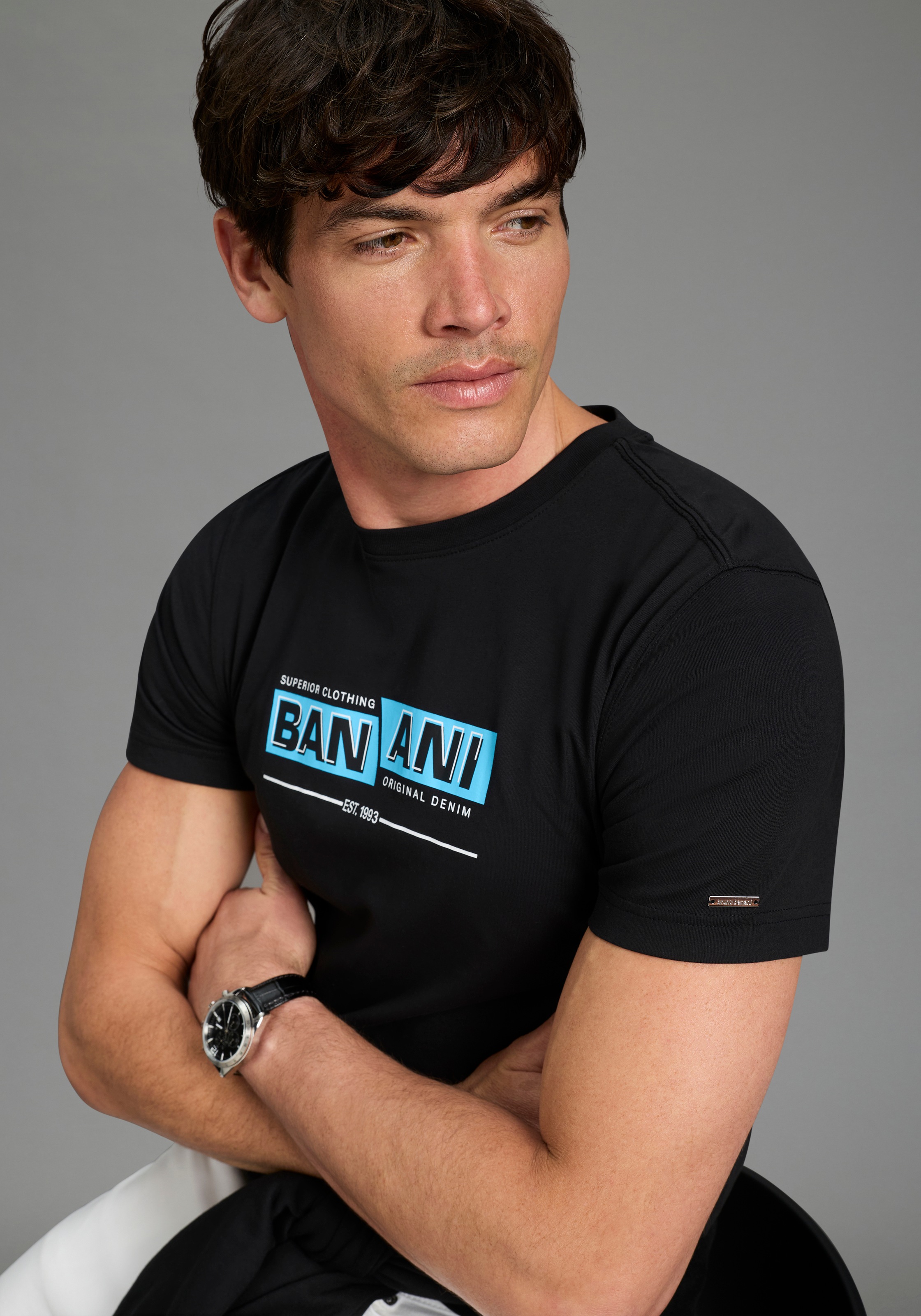 Bruno Banani T-Shirt schmale Passform, Halbarmshirt, bedruckte Optik