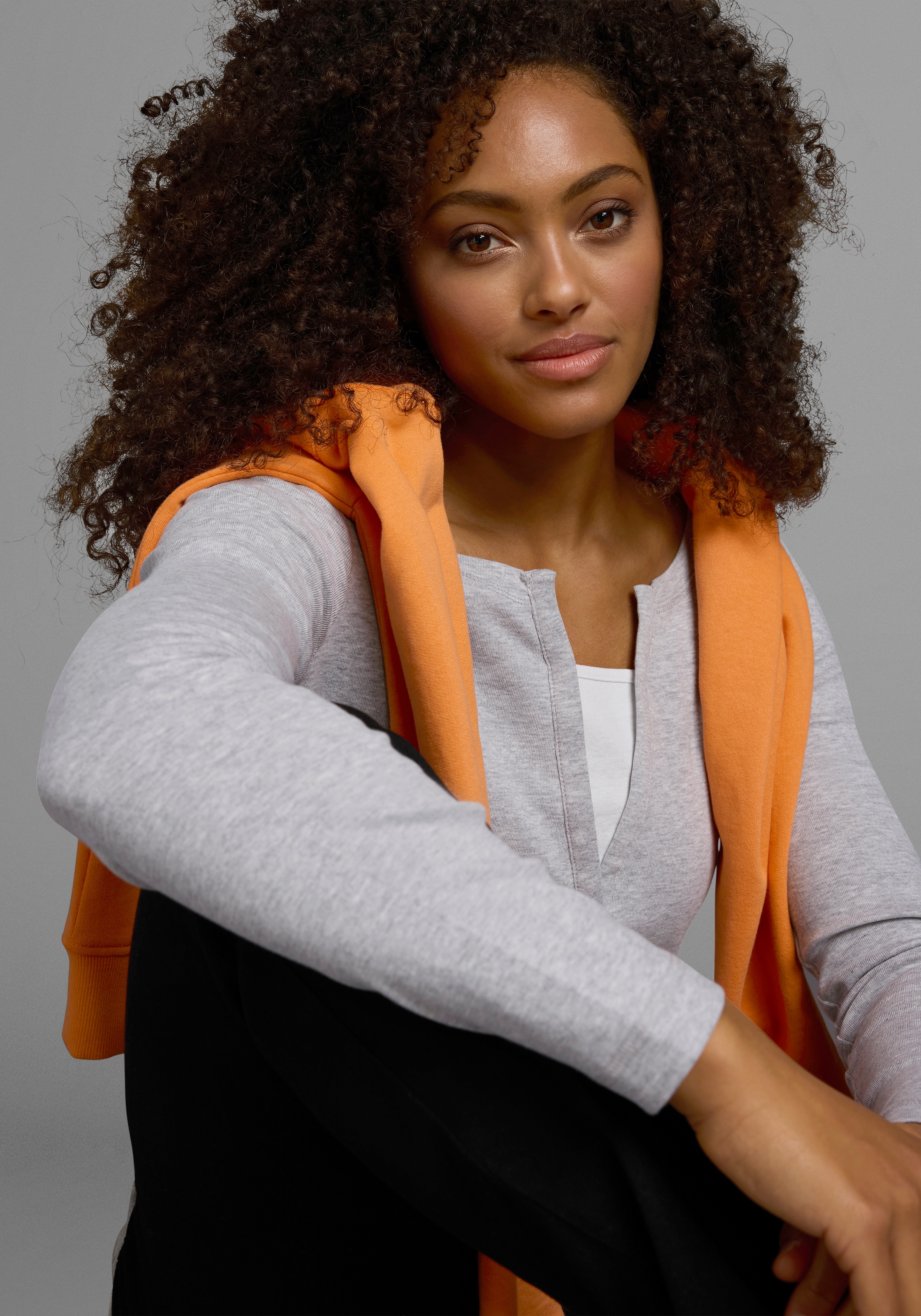 Flashlights 2-in-1-Langarmshirt figurbetonte Passform,  Rundhalsausschnitt,  elastisches Material