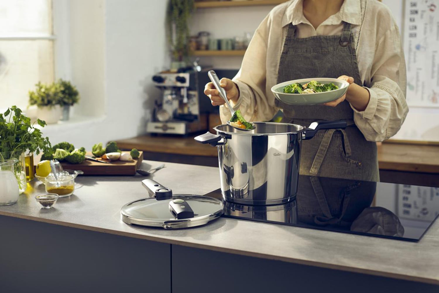 Fissler Schnellkochtopf »Vitaquick®Elemental Dampfkochtopf Premium Drucktopf« 1 tlg. Edelstahl 18/10