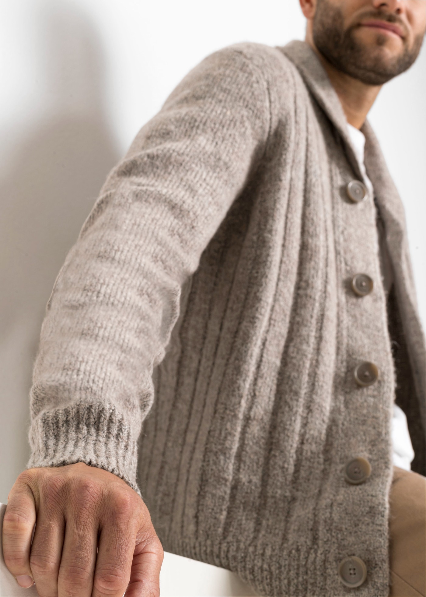 bonprix Strickjacke in weicher Qualität, Regular Fit, mit Schalkragen