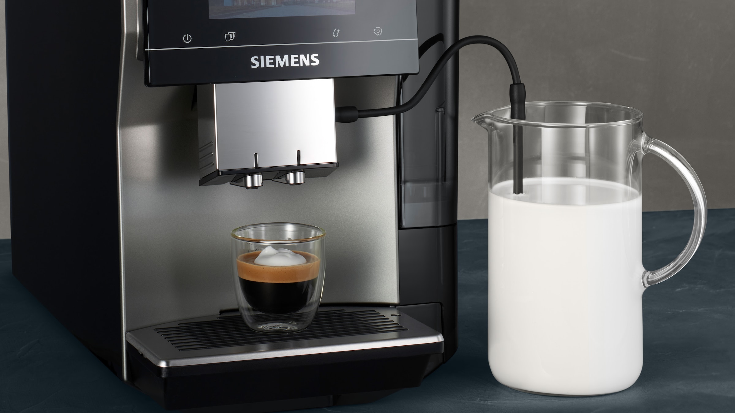 6. Bild von SIEMENS Kaffeevollautomat »EQ700 classic TP715D01, Cold Brew, intuitives 5" TFT-Display, App«, aromaSelect, 10 Favoriten, autom. Dampfreinigung, morning haze