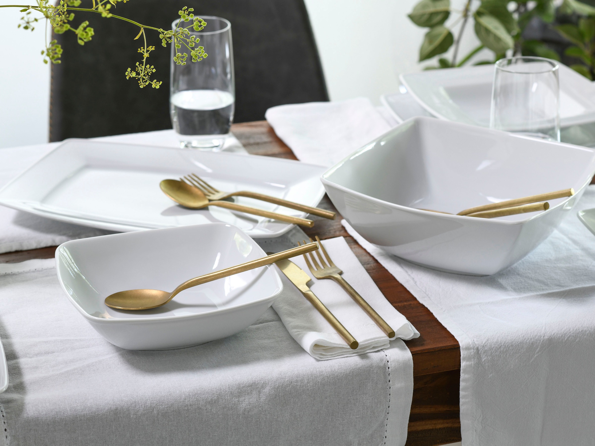CreaTable Servier-Set »Victoria Weiss«, (Set, 3 tlg., 1 Servierplatte, 1 Mehrzweckschale, 1 Salatschale), Qualitätsporzellan, Klassisch weiß, Made in Europe