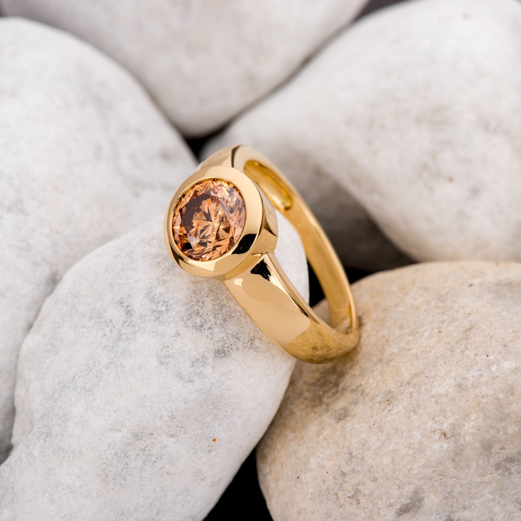Orolino Fingerring »Gold 750 mit natürlichem leicht braunen Brillant 2,0 ct.«