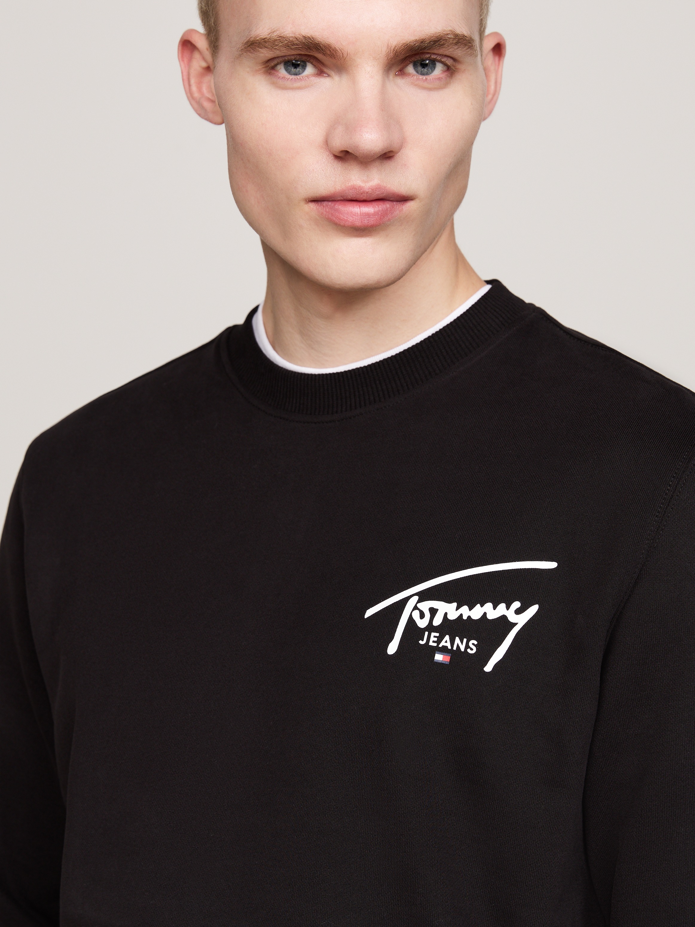 Tommy Jeans Plus Sweater »TJM REG ENTRY GRAPHIC CREW EXT«, Große Größen mit Logoschriftzug