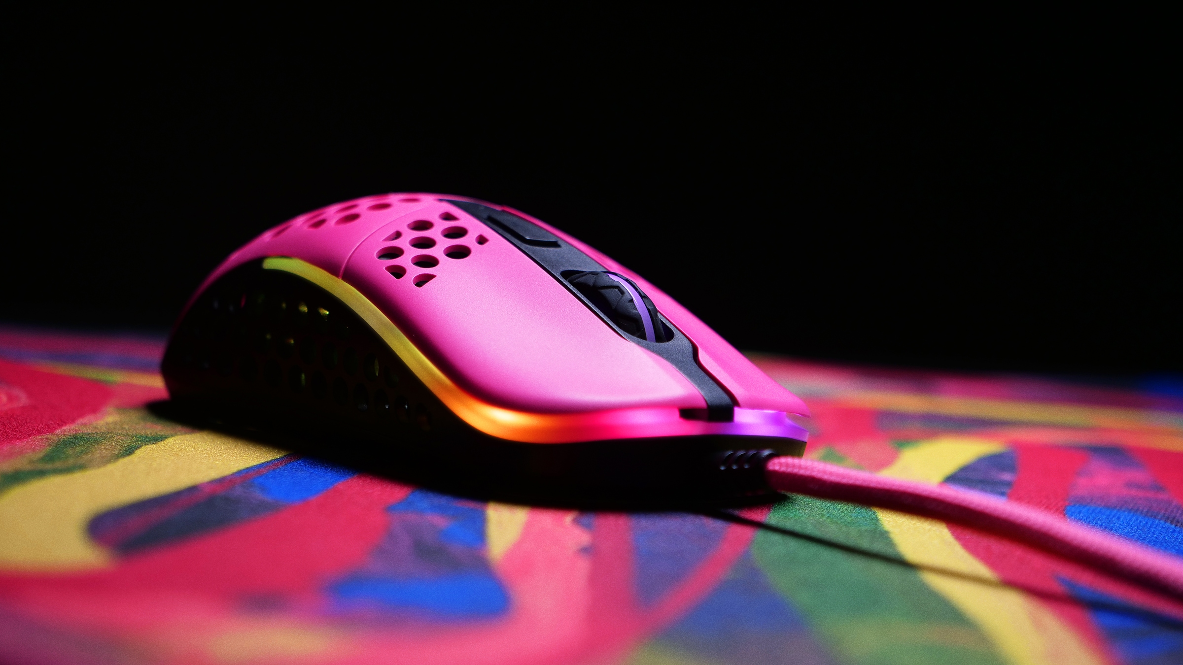 Cherry Xtrfy Gaming-Maus »M42 RGB«, kabelgebunden, ultraleichte Gaming-Maus