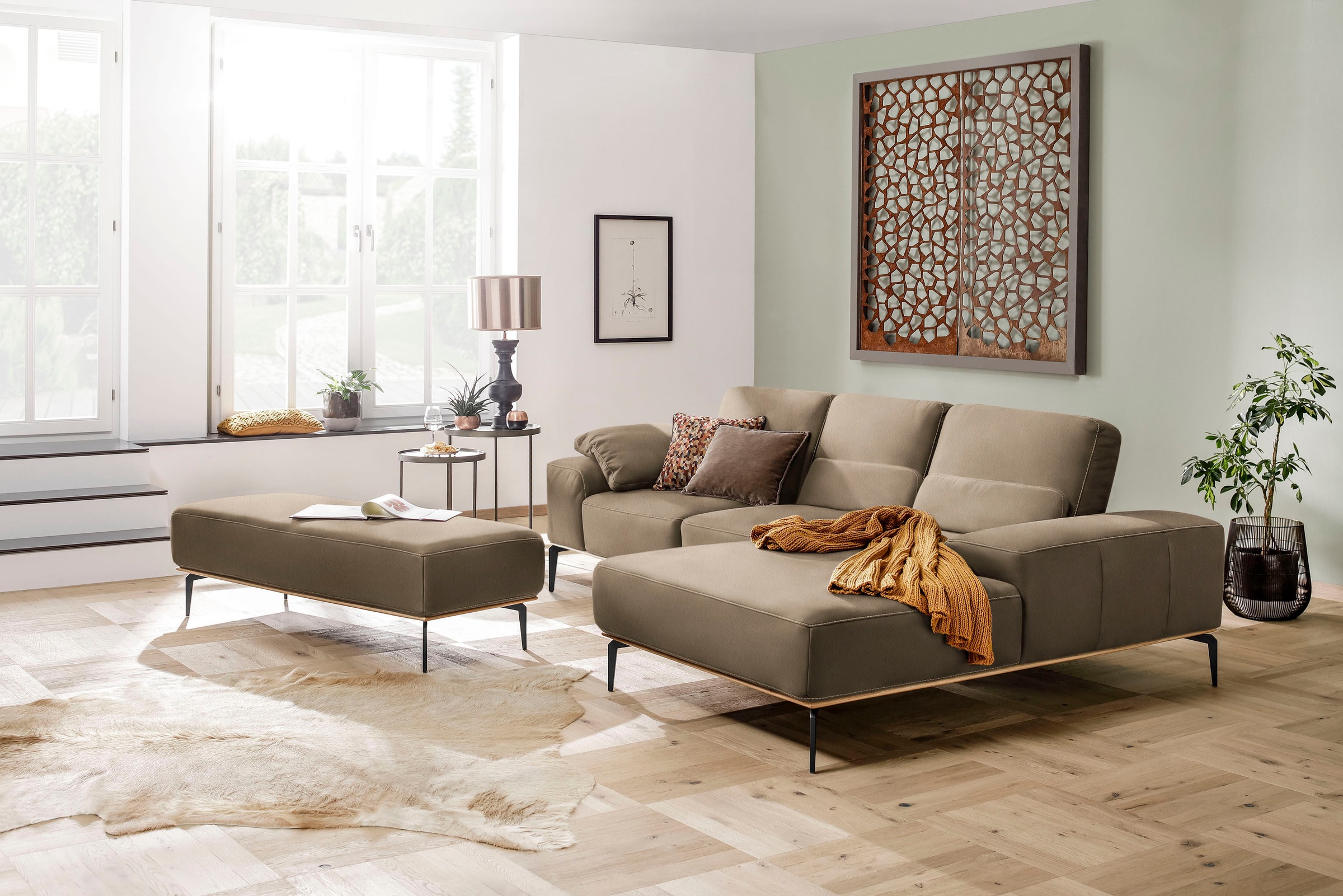 W.SCHILLIG Ecksofa »run, Designsofa mit tollem Sitzkomfort, bequem, L-Form«, mit Holzsockel, Füße in Schwarz pulverbeschichtet, Breite 279 cm