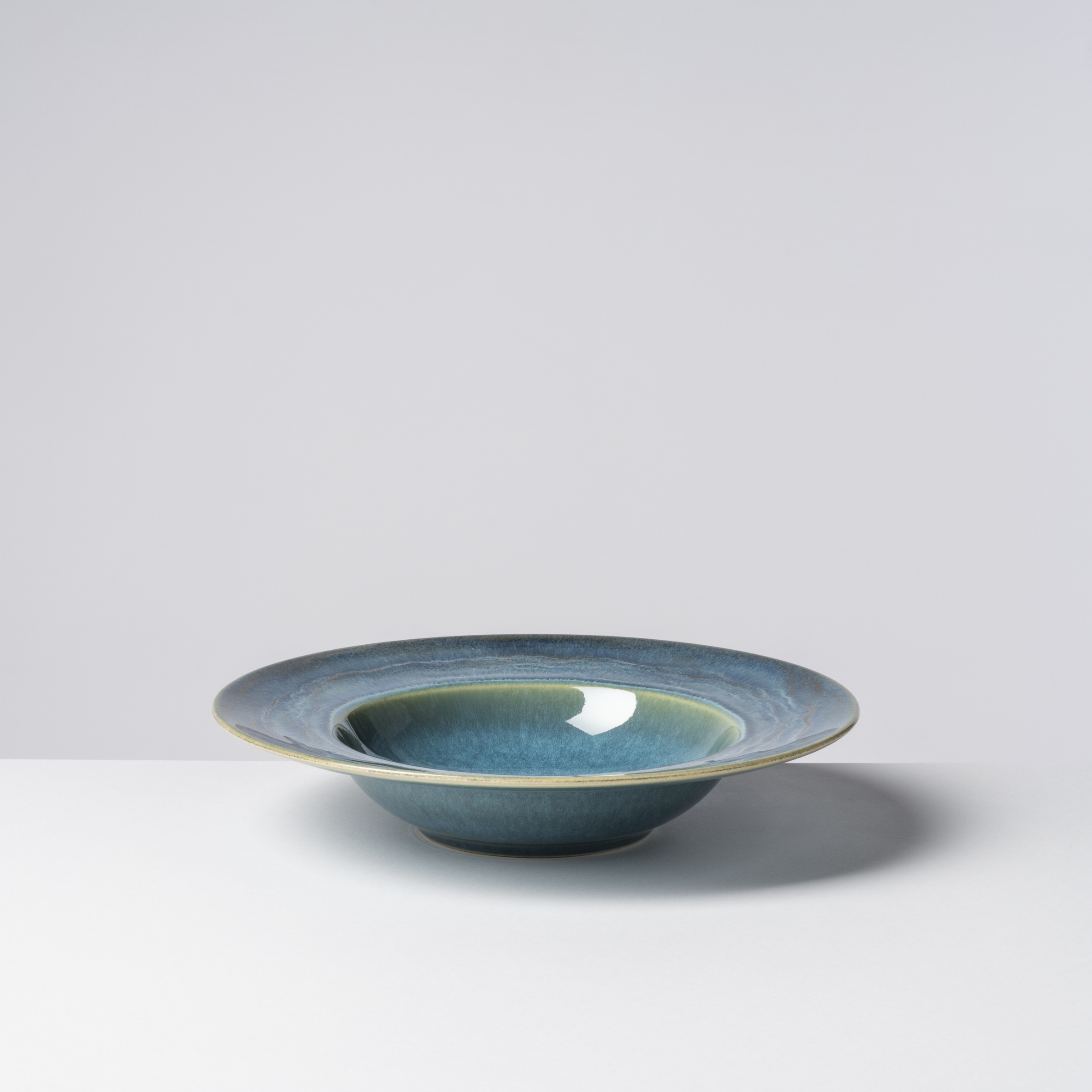 gipfelstück Pastateller »Tiefer See« Scandi-Style, glänzende Reaktivglasur, jedes Stück ein Unikat