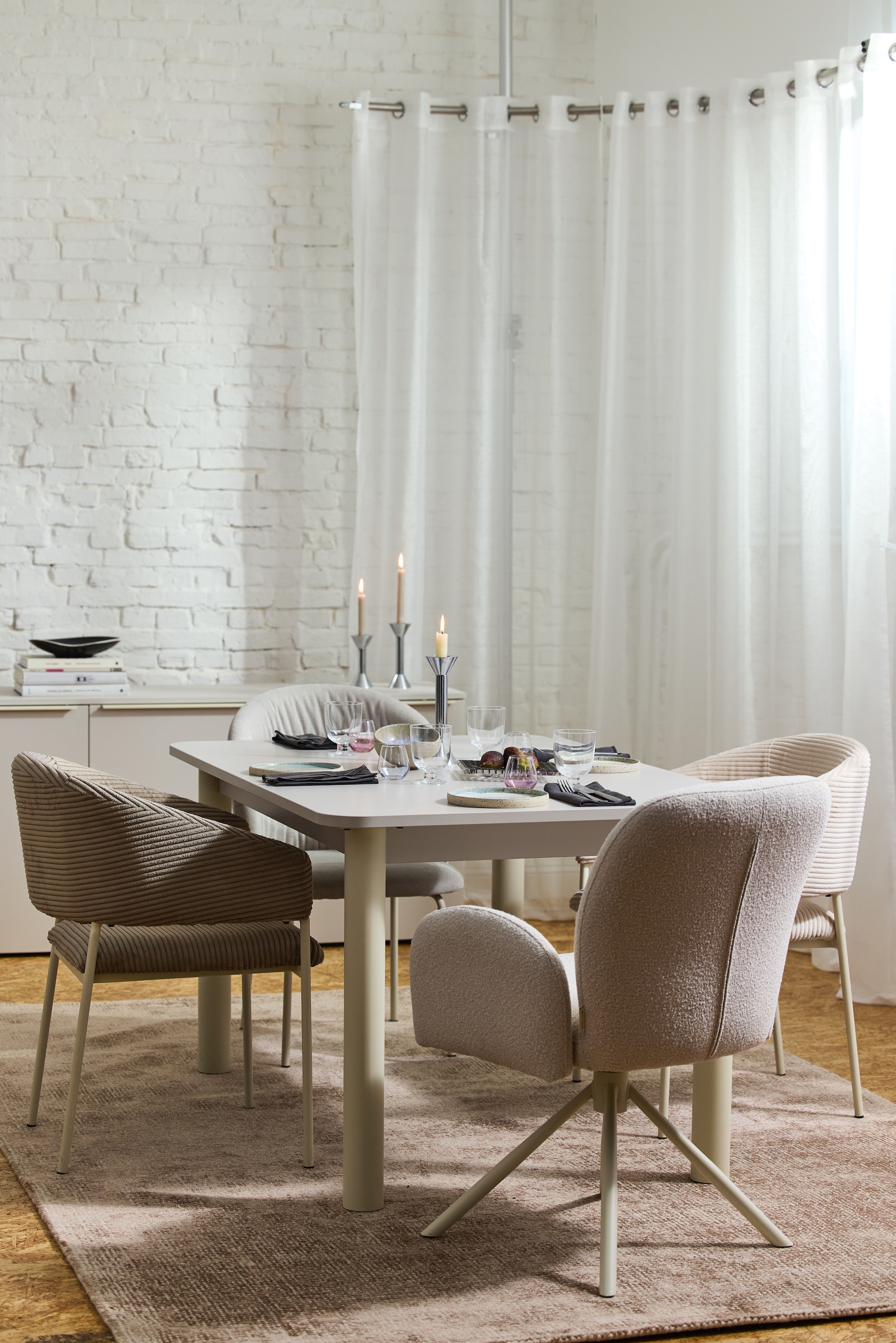TOM TAILOR HOME Armlehnstuhl »EMBRACE ARMCHAIR«, (Set), 2 St., Breitcord, Esszimmerstuhl, mit Armlehnen, 4-Fußgestell, Rückenausschnitt
