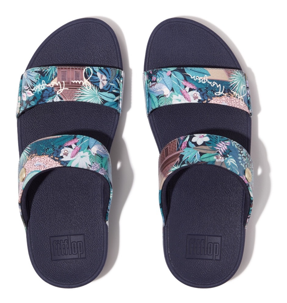 Fitflop Pantolette »LULU X JIM THOMPSON«, Keilabsatz, Sommerschuh, Schlappen mit zwei Bandagen