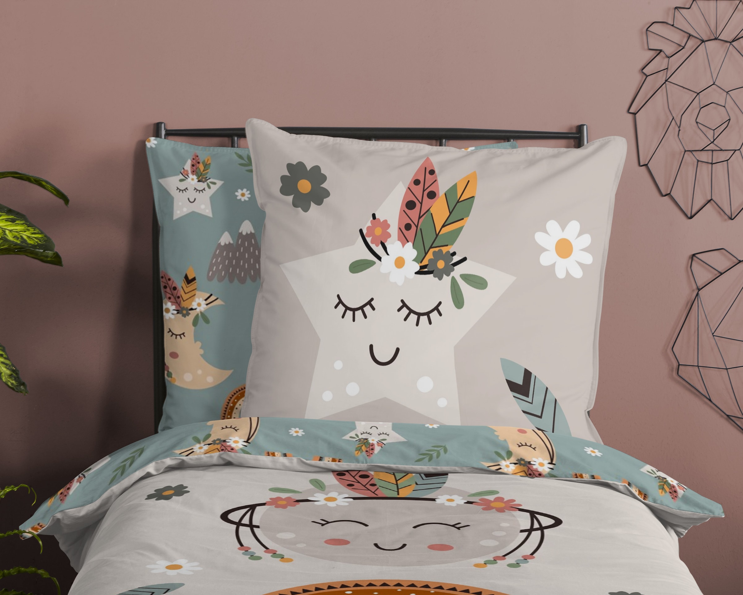 good morning Kinderbettwäsche »Momo«, Mikrofaser, 135x200, Pflegeleicht, Wendeoptik, Kind, Boho, Mond, Sand