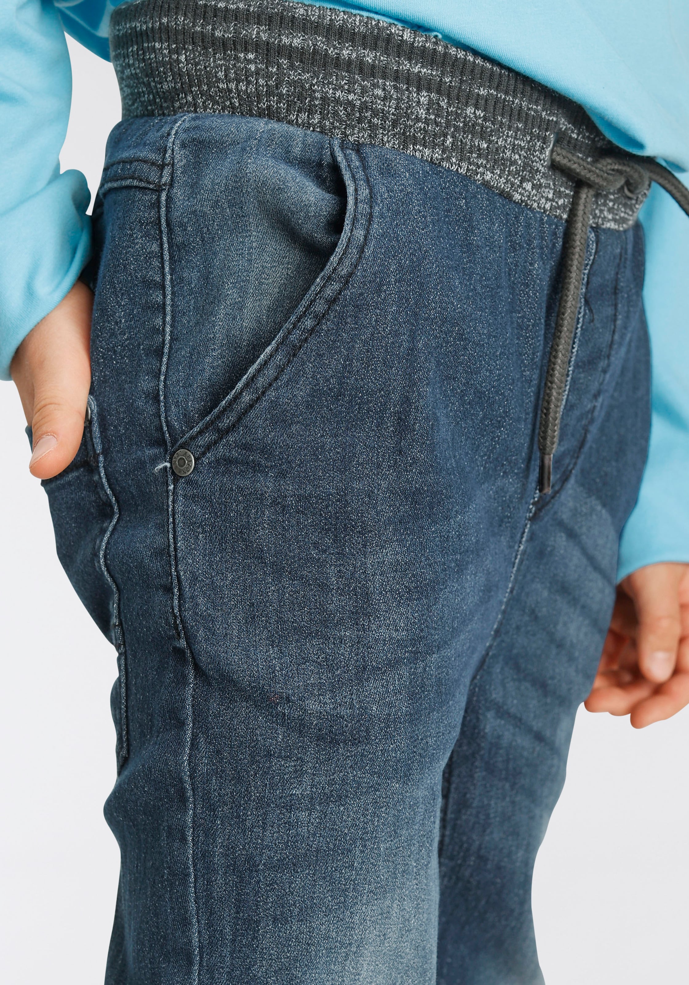 Arizona Stretch-Jeans im »mit Online-Shop schmalem bestellen Beinverlauf«
