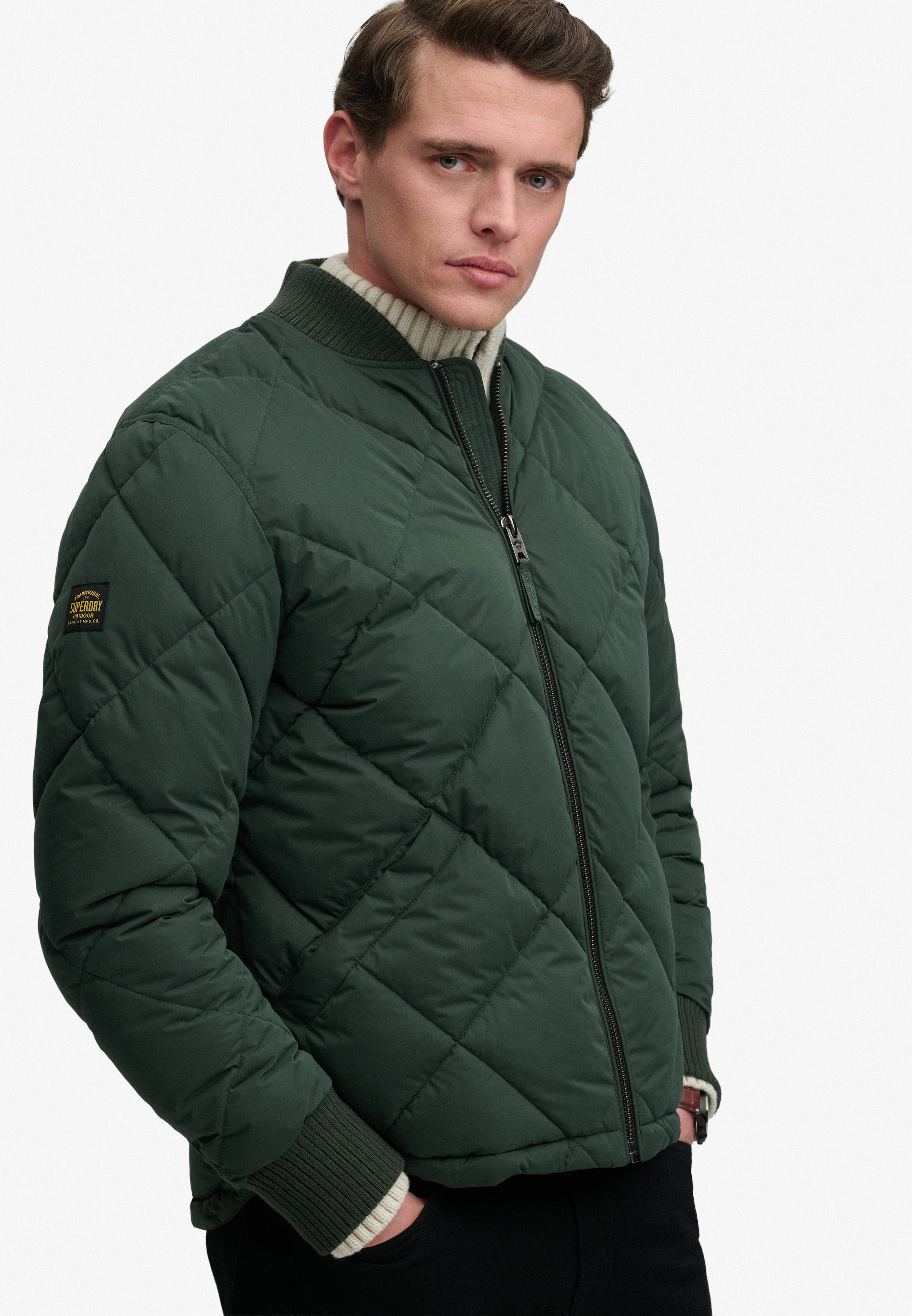 Superdry Steppjacke »DIAMOND QUILT JACKET« Regular Fit, mit Reißverschluss, aus Polyester und Kunstfaser