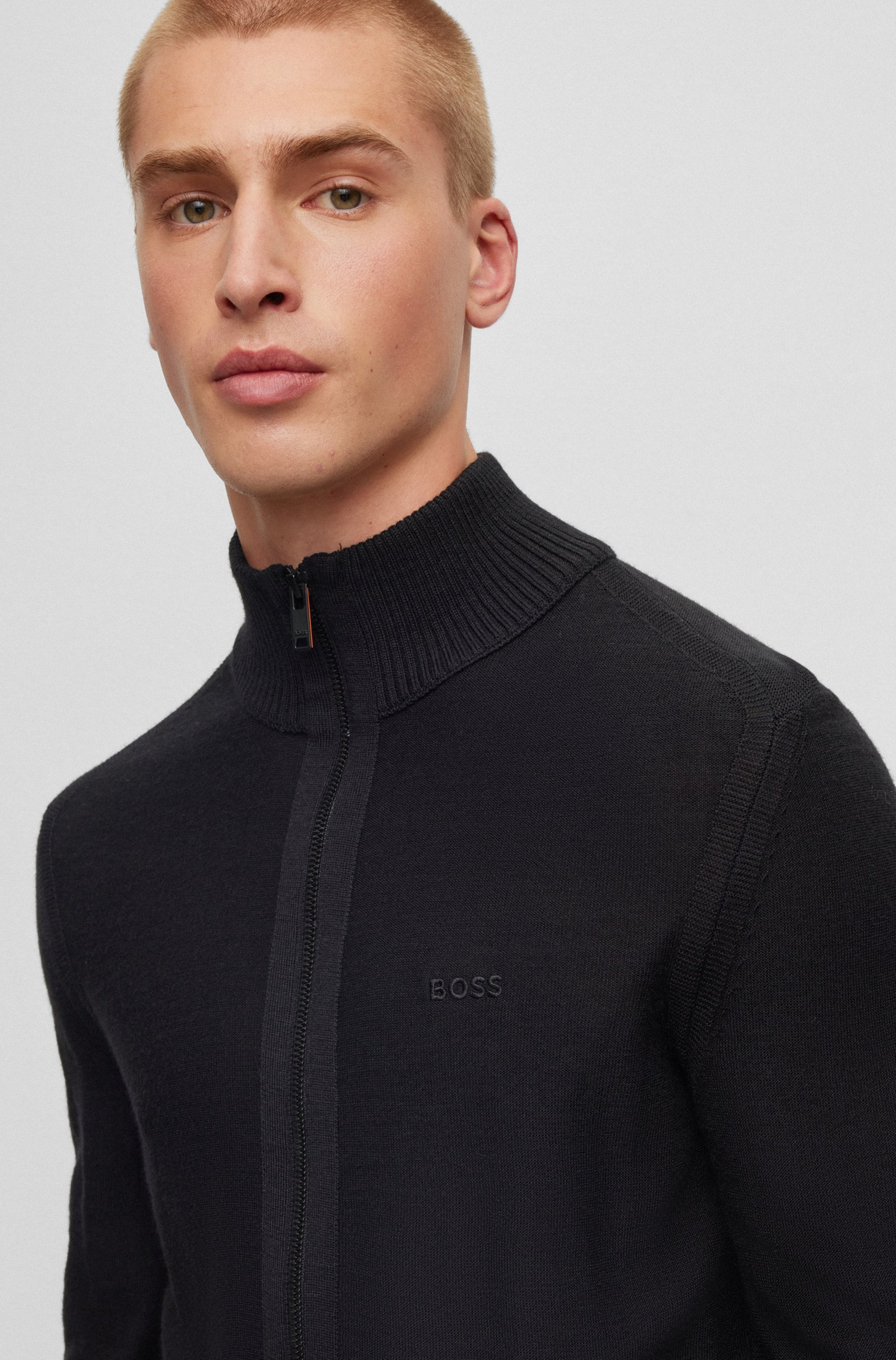 BOSS ORANGE Strickjacke »Avac« mit Logostickerei auf der Brust