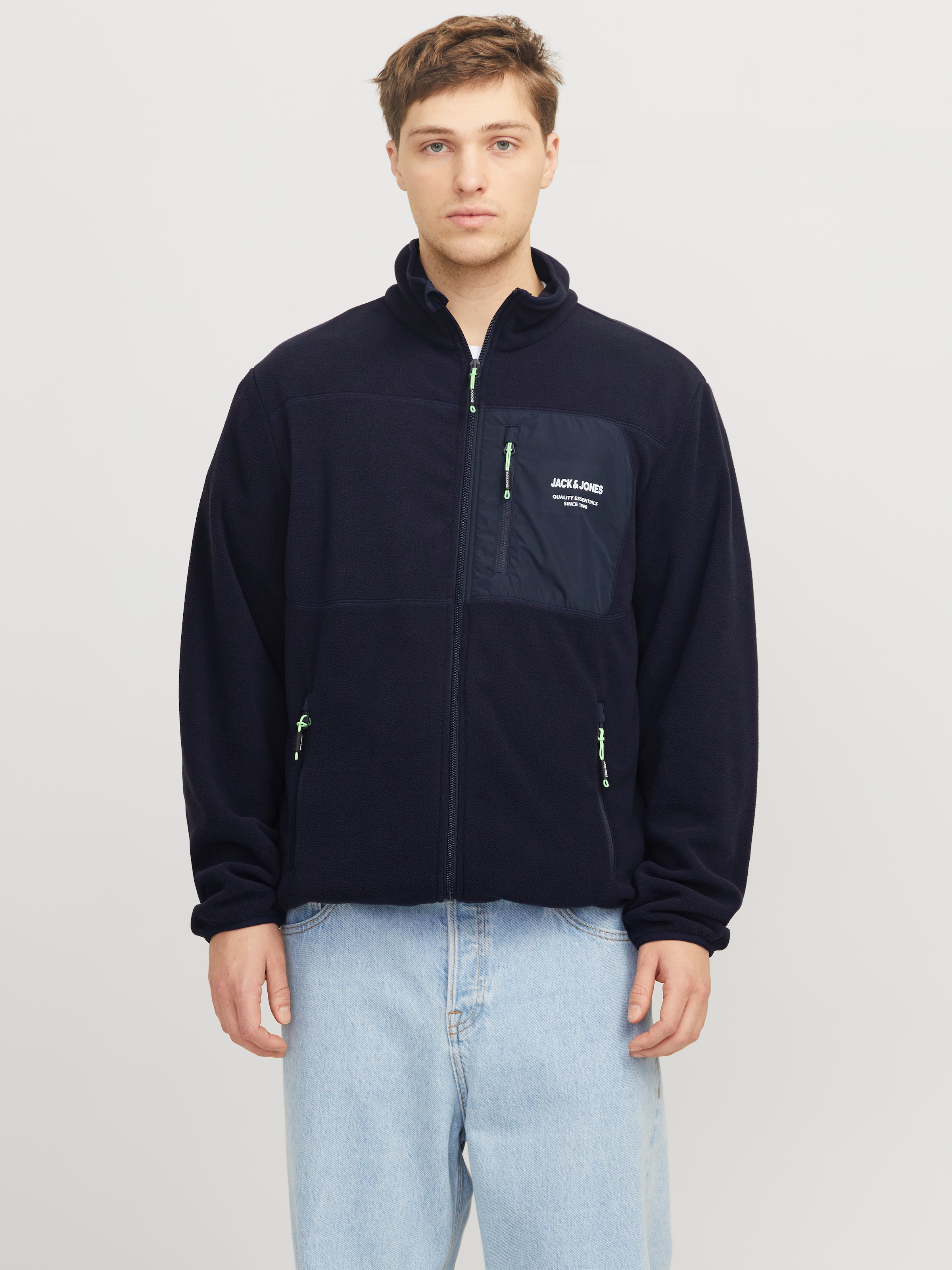 JACK & JONES Outdoorjacke »JJTHEO – Fleecejacke mit Stehkragen und Logoprint« Print, modisch, regular fit, Web, Stehkragen Sky Captain L L Moderne...