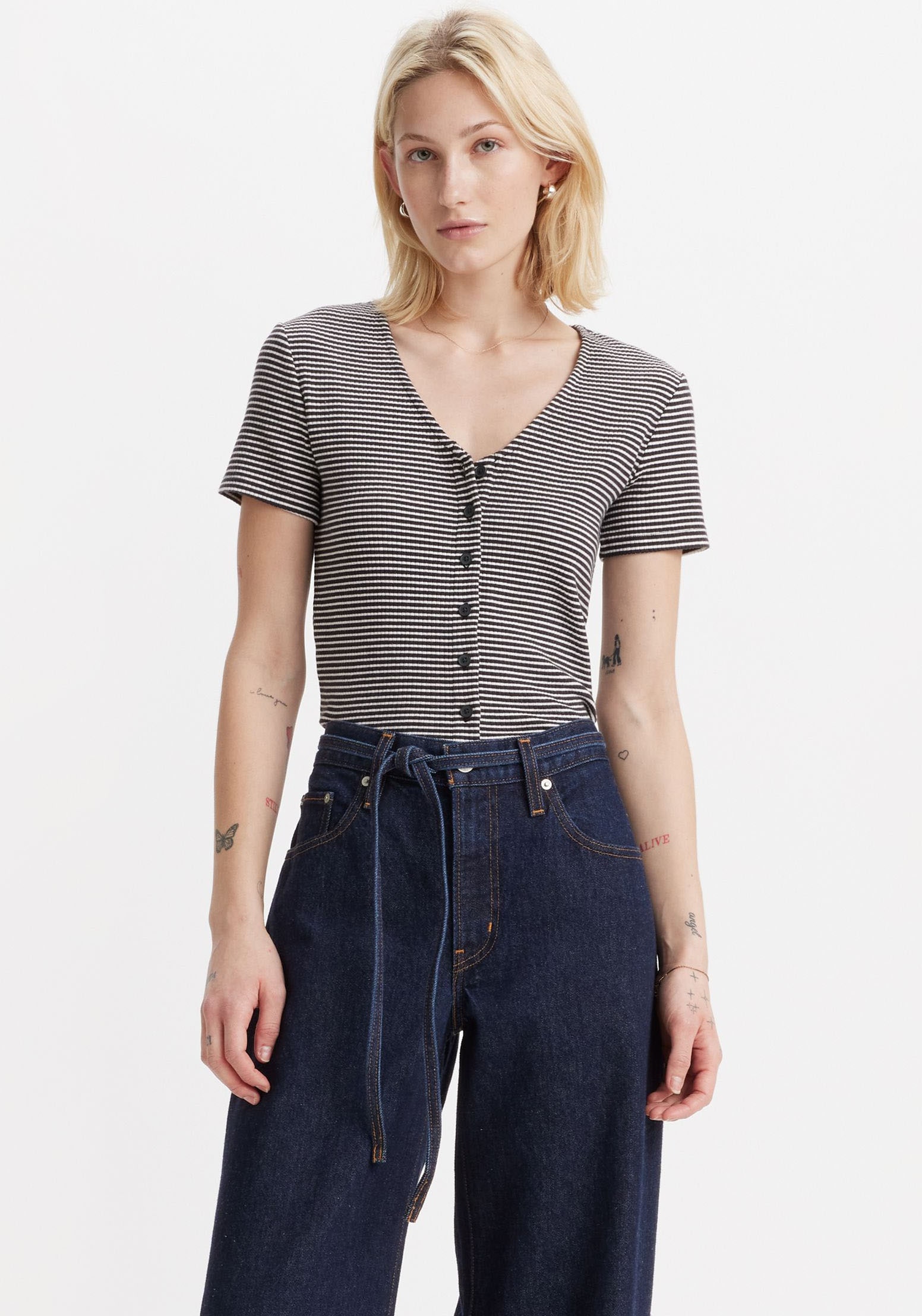 Levi's® V-Shirt mit Knopfleiste