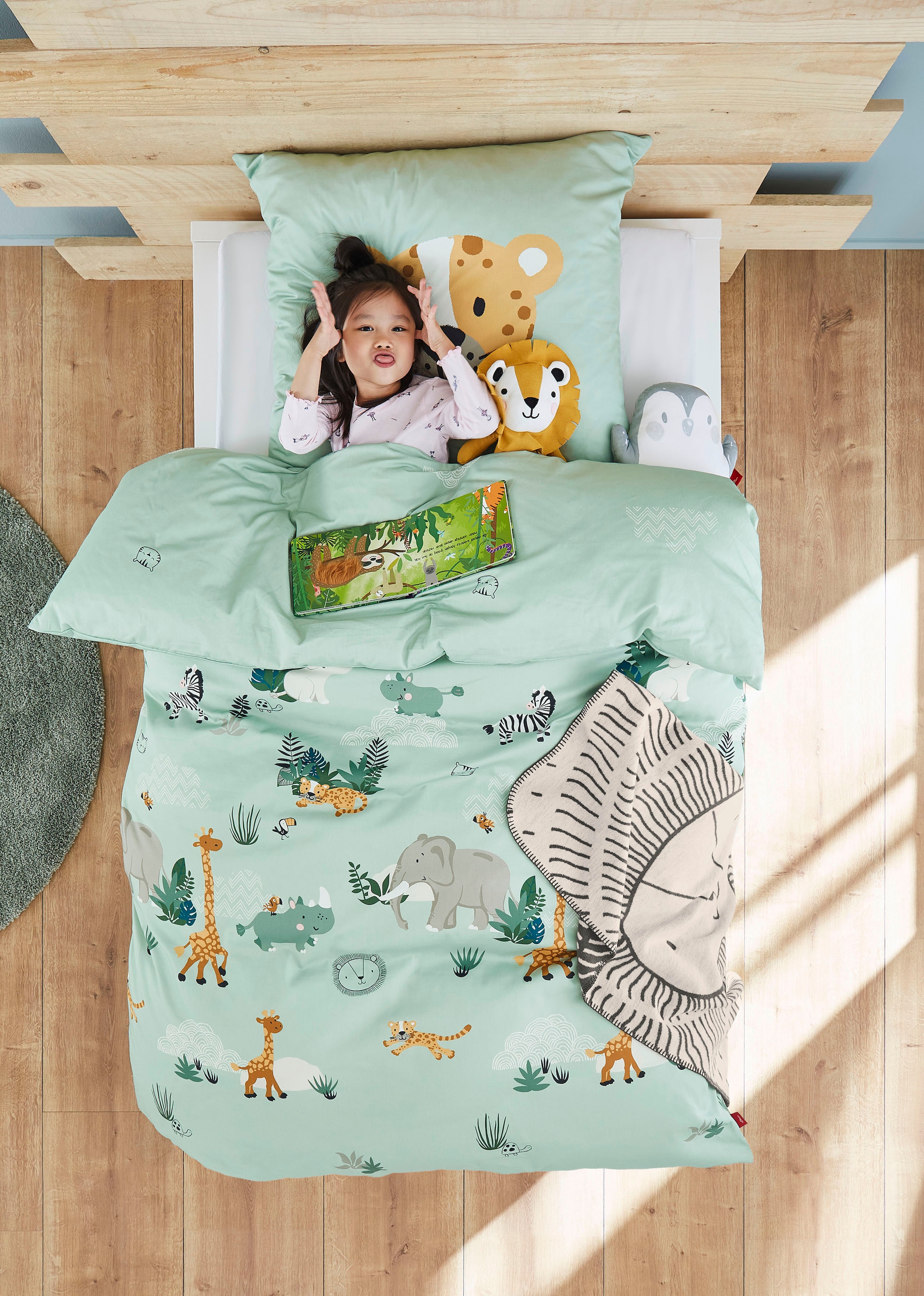 s.Oliver Kinderbettwäsche »Satinbettwäsche s.Oliver Junior«, in verschiedenen Designs: Tiere Safari Afrika, Dino, Weltall, Einhorn