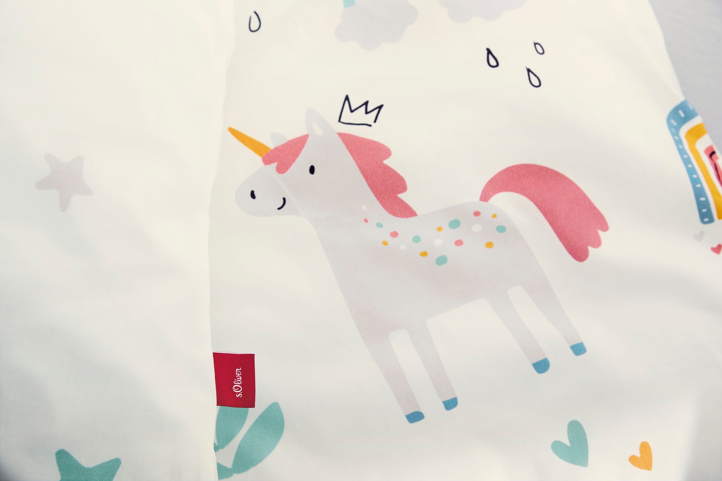 s.Oliver Kinderbettwäsche »Satinbettwäsche s.Oliver Junior«, in verschiedenen Designs: Tiere Safari Afrika, Dino, Weltall, Einhorn