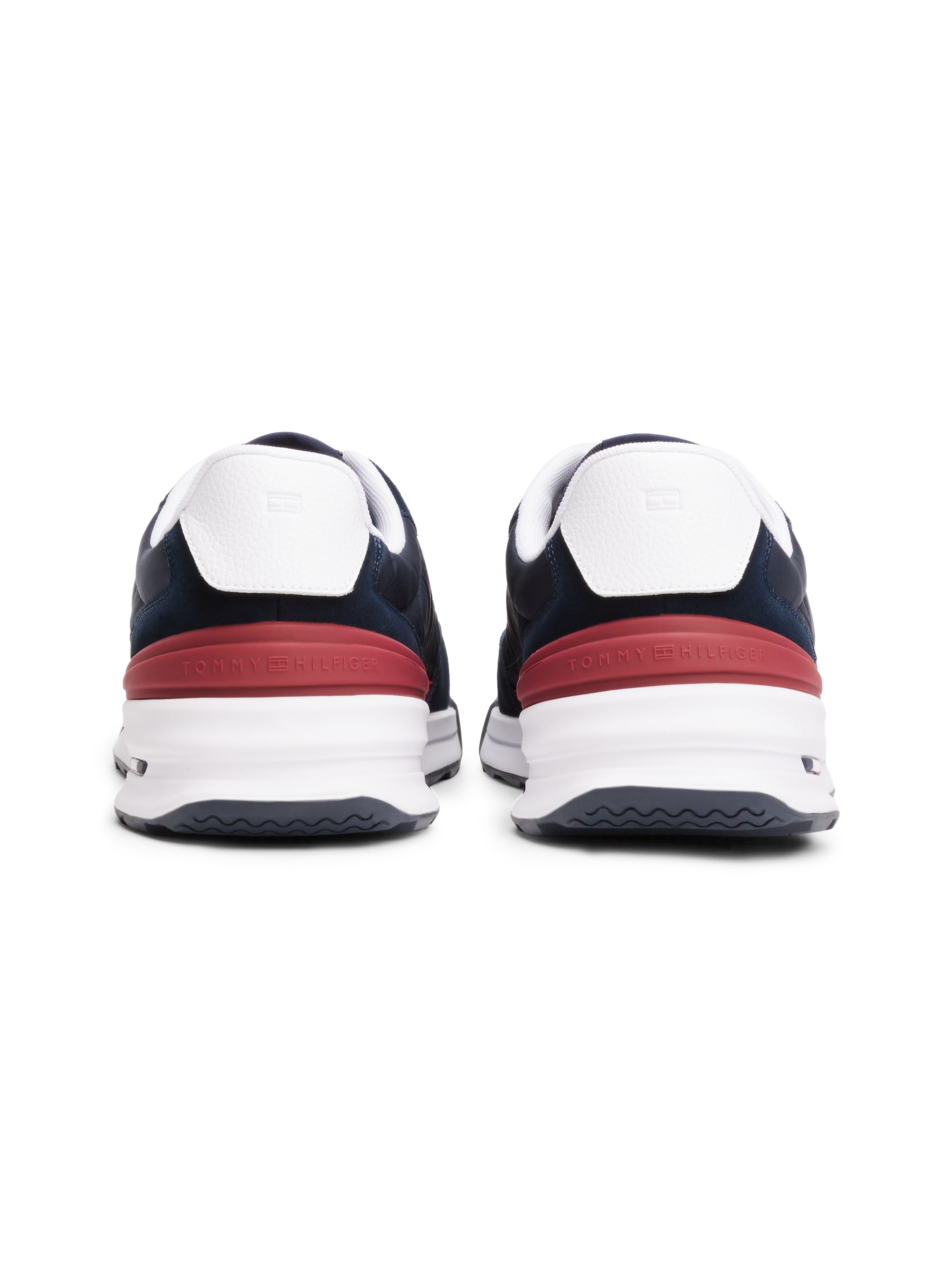Tommy Hilfiger Sneaker »RETRO RUNNER NYLON MIX«, Freizeitschuh, Halbschuh, Schnürschuh mit Logoflagge im Keilabsatz