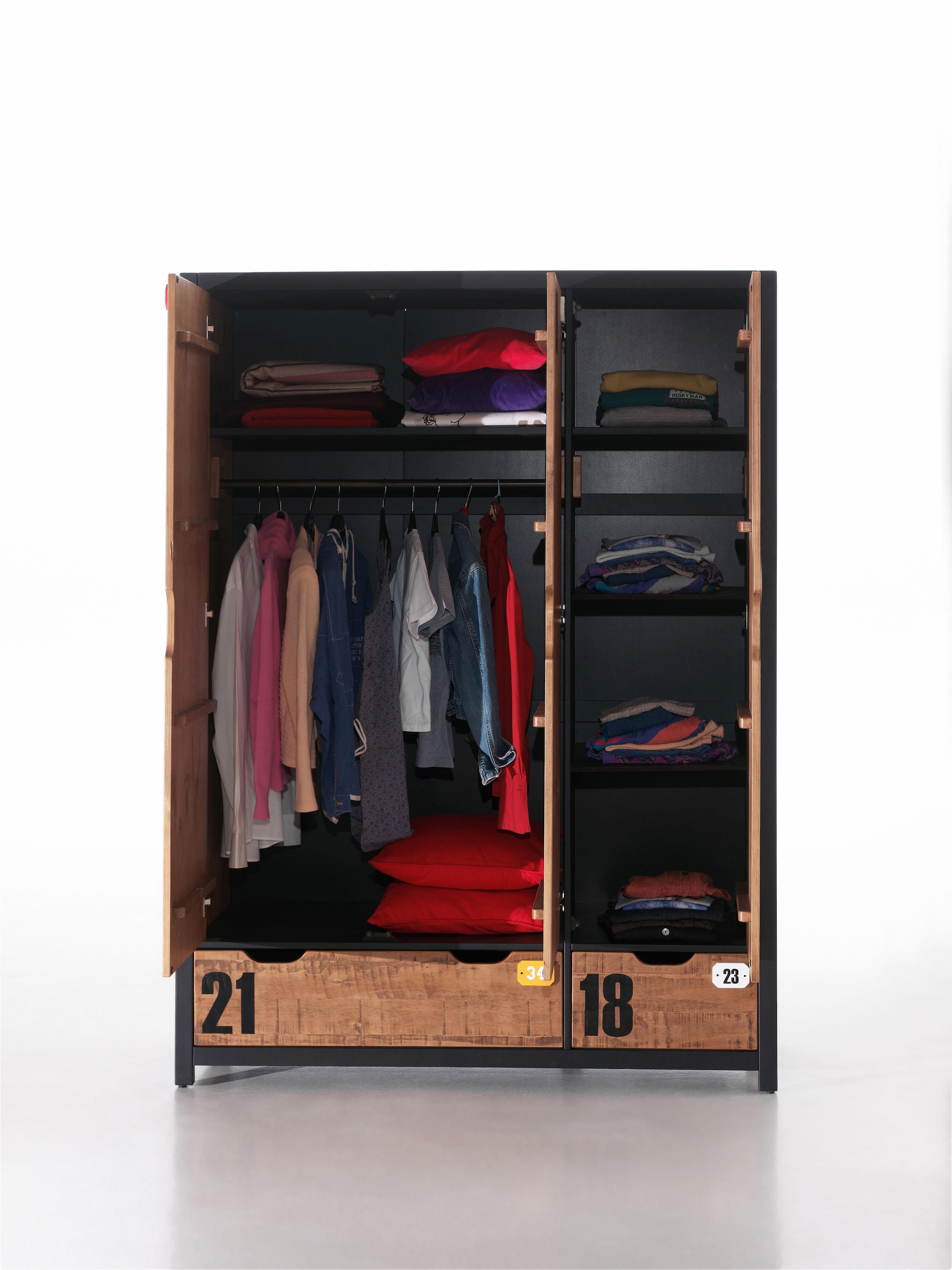 Vipack Drehtürenschrank »Alex, Fronten massiv Kiefer in Hobel-Optik, Dekor Ziffern«, (H/T ca. x200x55cm, Rahmen schwarz, wahlweise 2 Breiten), aus teilmassiver Kiefer und MDF in 2 Breiten