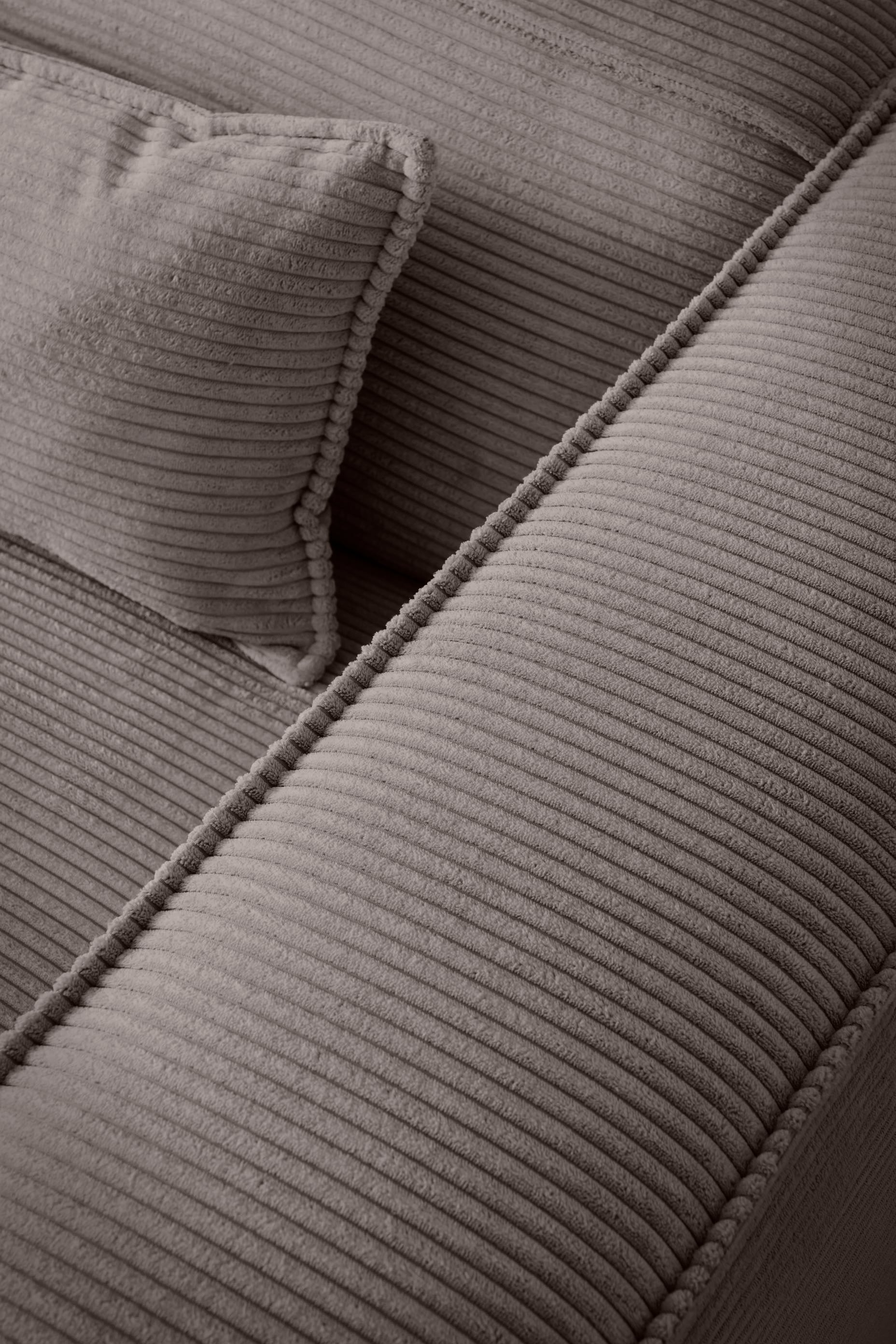LeGer Home by Lena Gercke Polsterecke »PIARA XXL, L-Form mit Schlaffunktion, Big-Sofa in Cord o. Leinenoptik«, Hocker stellbar zum Schlafsofa (Krokodilverbinder), tiefe Sitzfläche