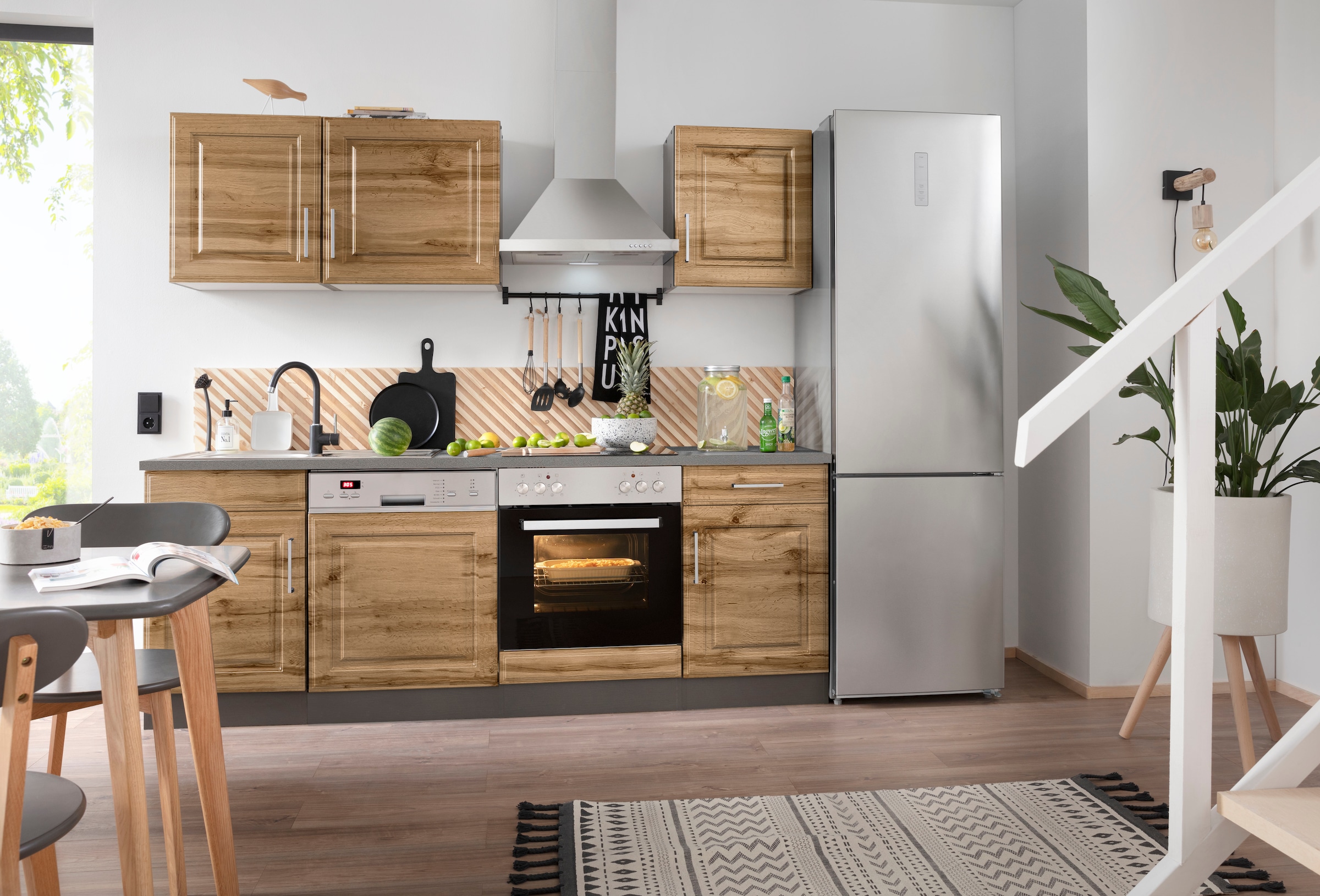 HELD MÖBEL Küchenzeile »Stockholm«, Breite 220 cm, mit hochwertigen MDF Fronten im Landhaus-Stil