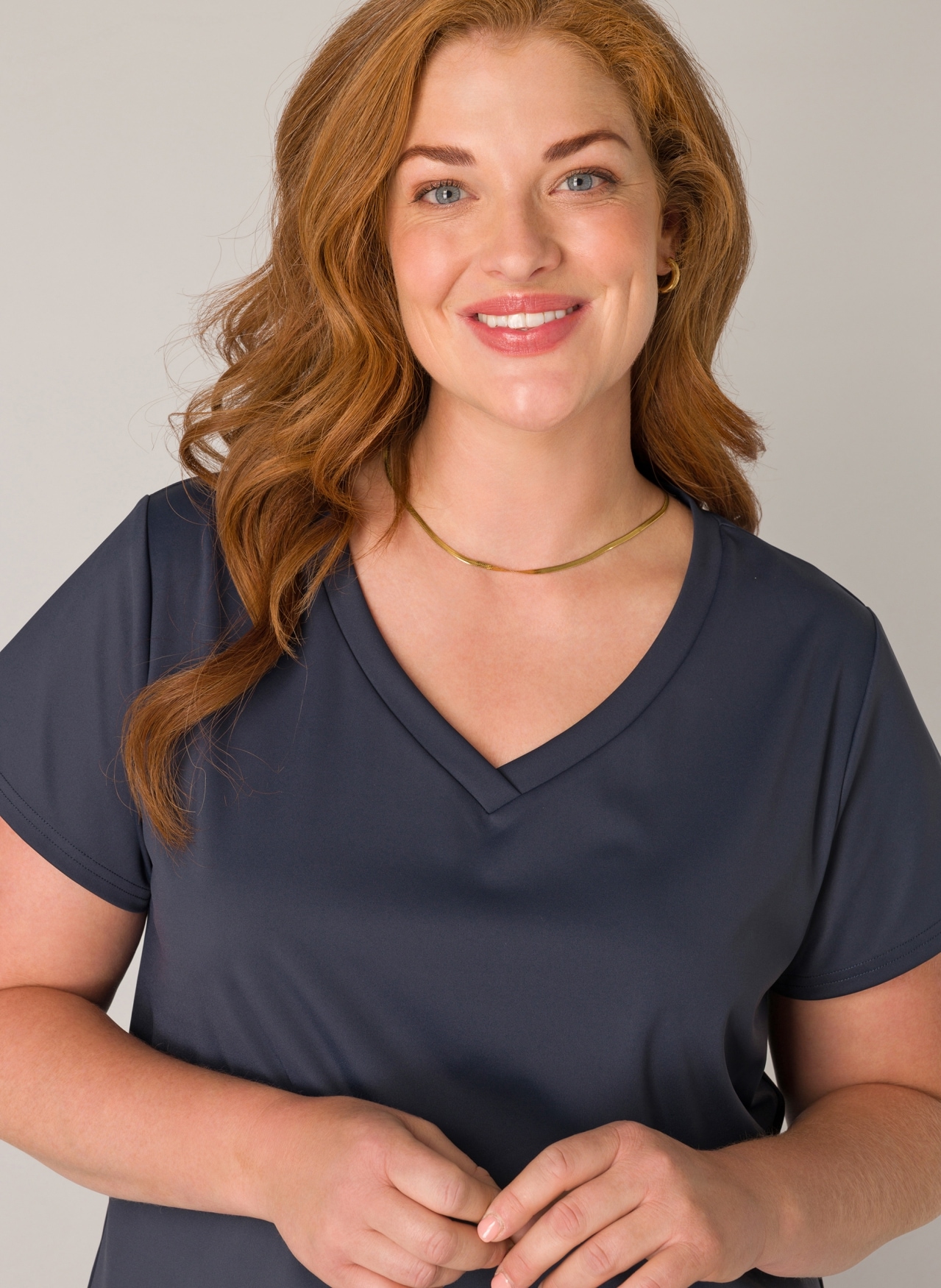 Base Level Curvy V-Shirt »Lilly« mit Stretch