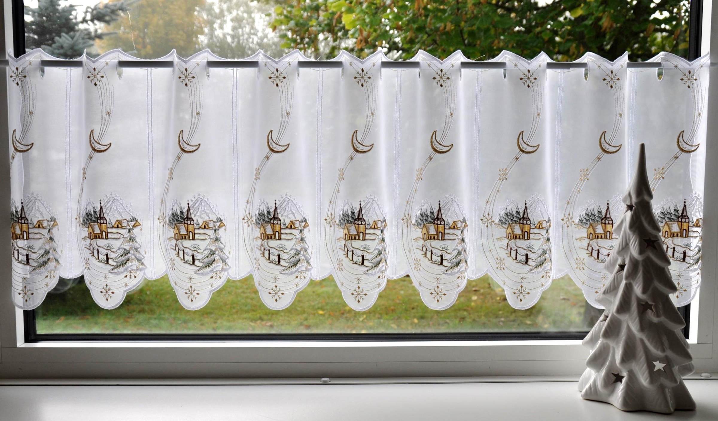 Stickereien Plauen Scheibengardine »Winterlandschaft« Stangendurchzug 1 Stk günstig online kaufen