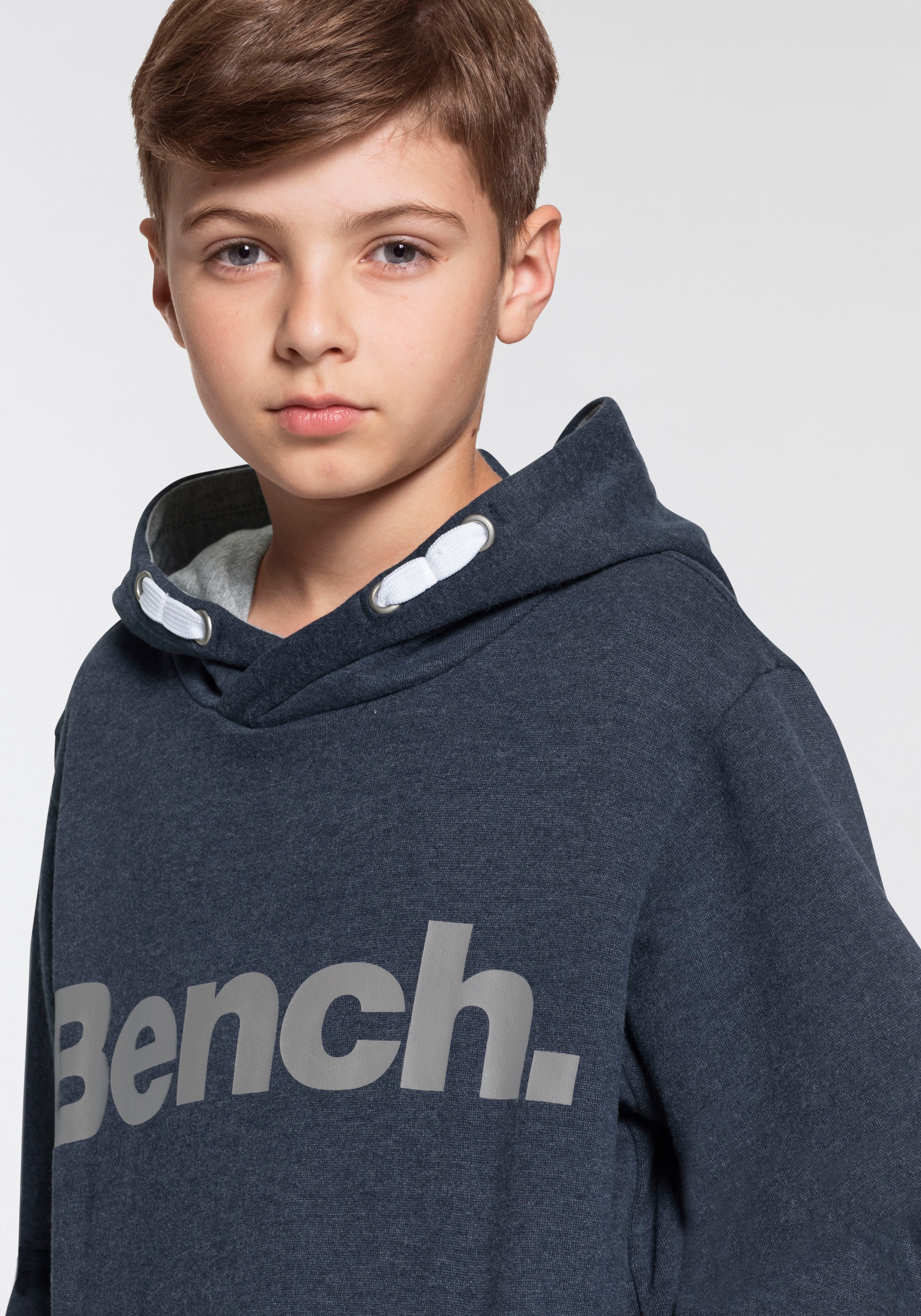 Bench. Kapuzensweatshirt »Basic«, großem mit online bestellen Logo-Druck vorn