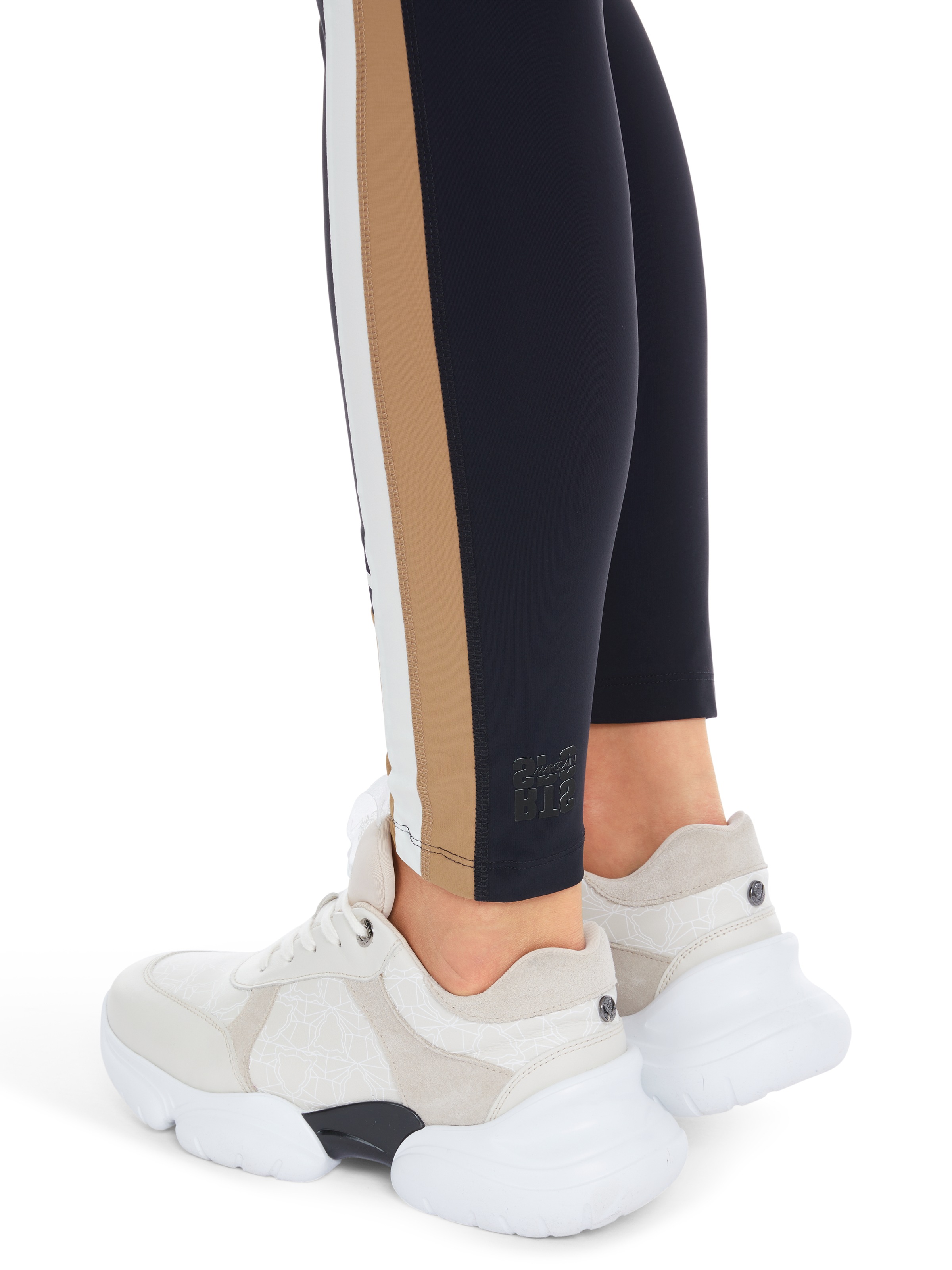 Marc Cain Leggings »"Heartbreaker" Premium Damenmode«, Leggings mit Galon "Rethink Together"