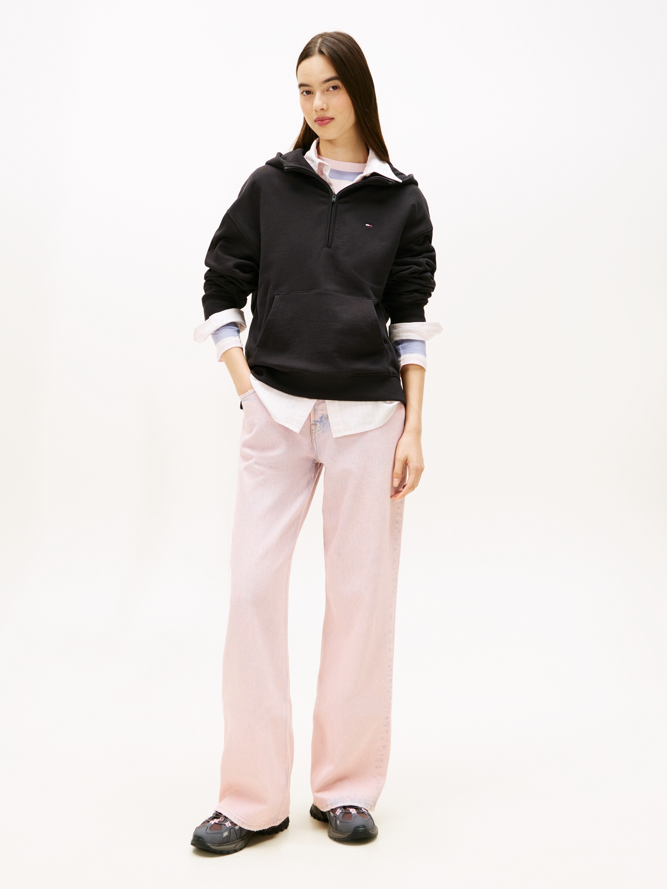 Tommy Jeans Kapuzensweatshirt »TJW BXY S-FLAG 1/4 ZIP HOODIE«
