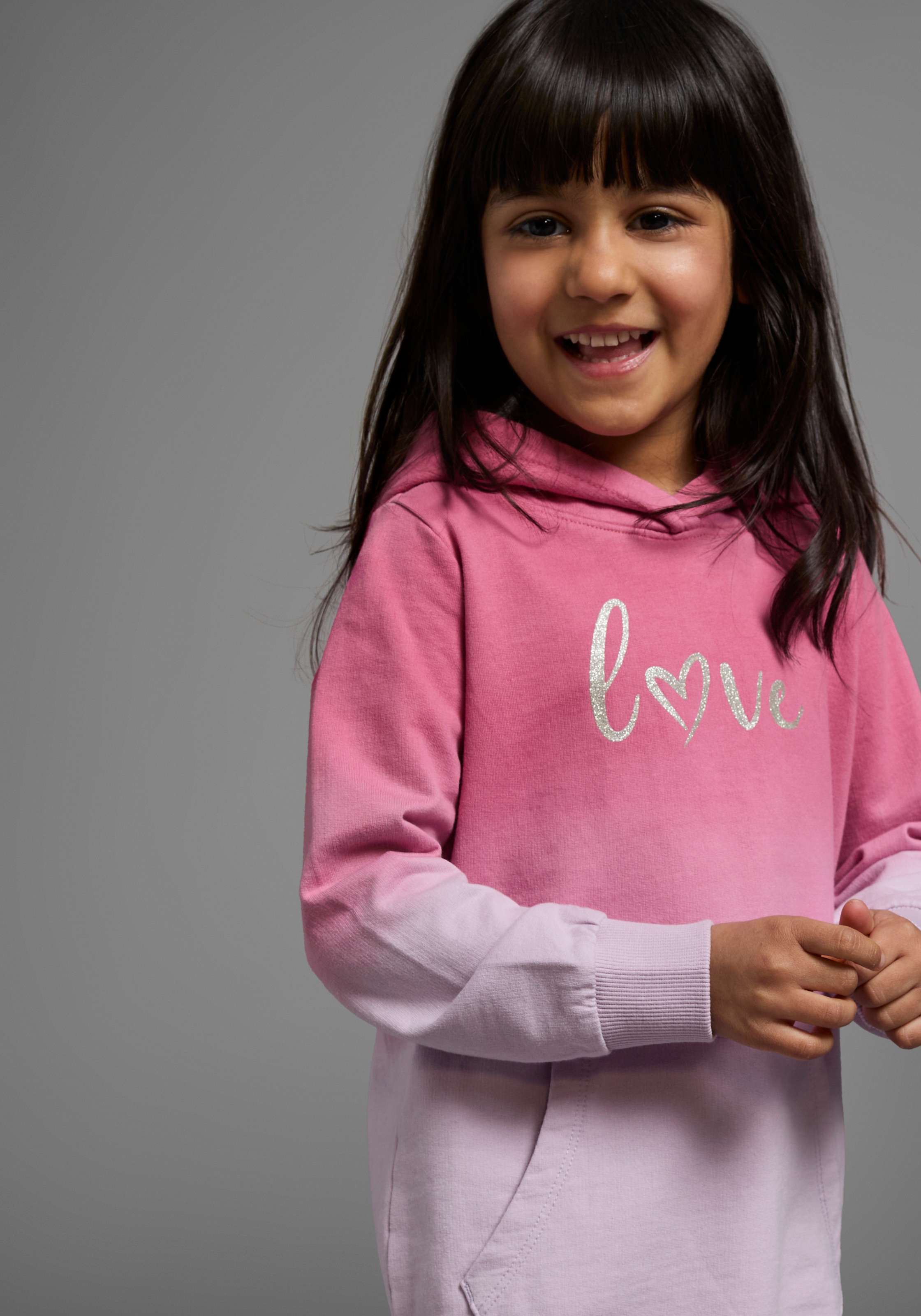 KIDSWORLD Kapuzensweatshirt », Longsweatshirt mit LOVE print«, Langarm,  po-bedeckend,  mit Glitzerdruck,  aus Baumwolle
