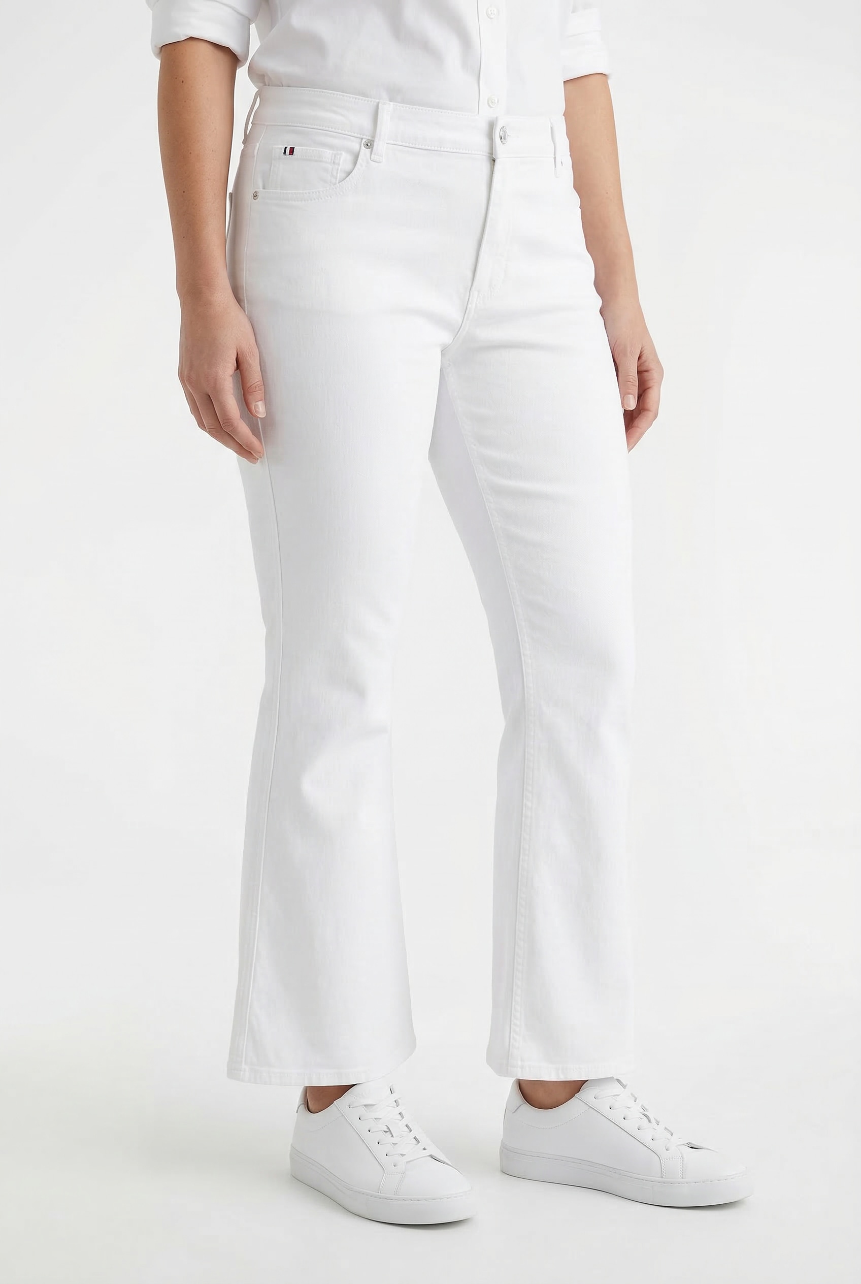 Tommy Hilfiger Curve Bootcut-Jeans »CRV DNM WHITE FLARE RW« in großen Größen, in ausgestellter Form