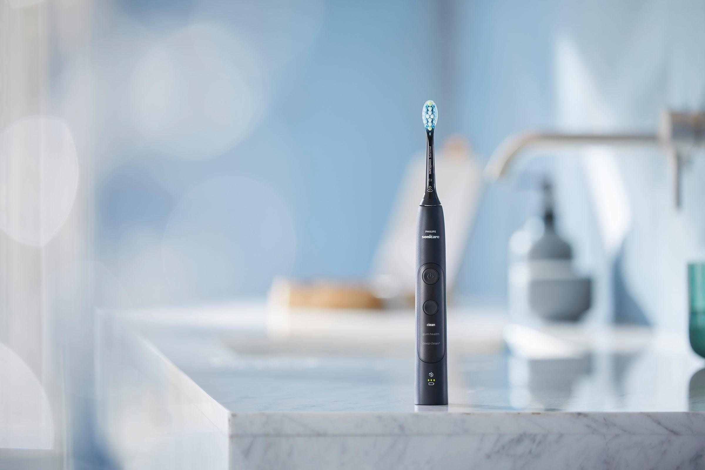 Philips Sonicare Elektrische Zahnbürste »ExpertClean 7300 HX9601«, 2 St. Aufsteckbürsten, mit Schalltechnologie, Reiseetui