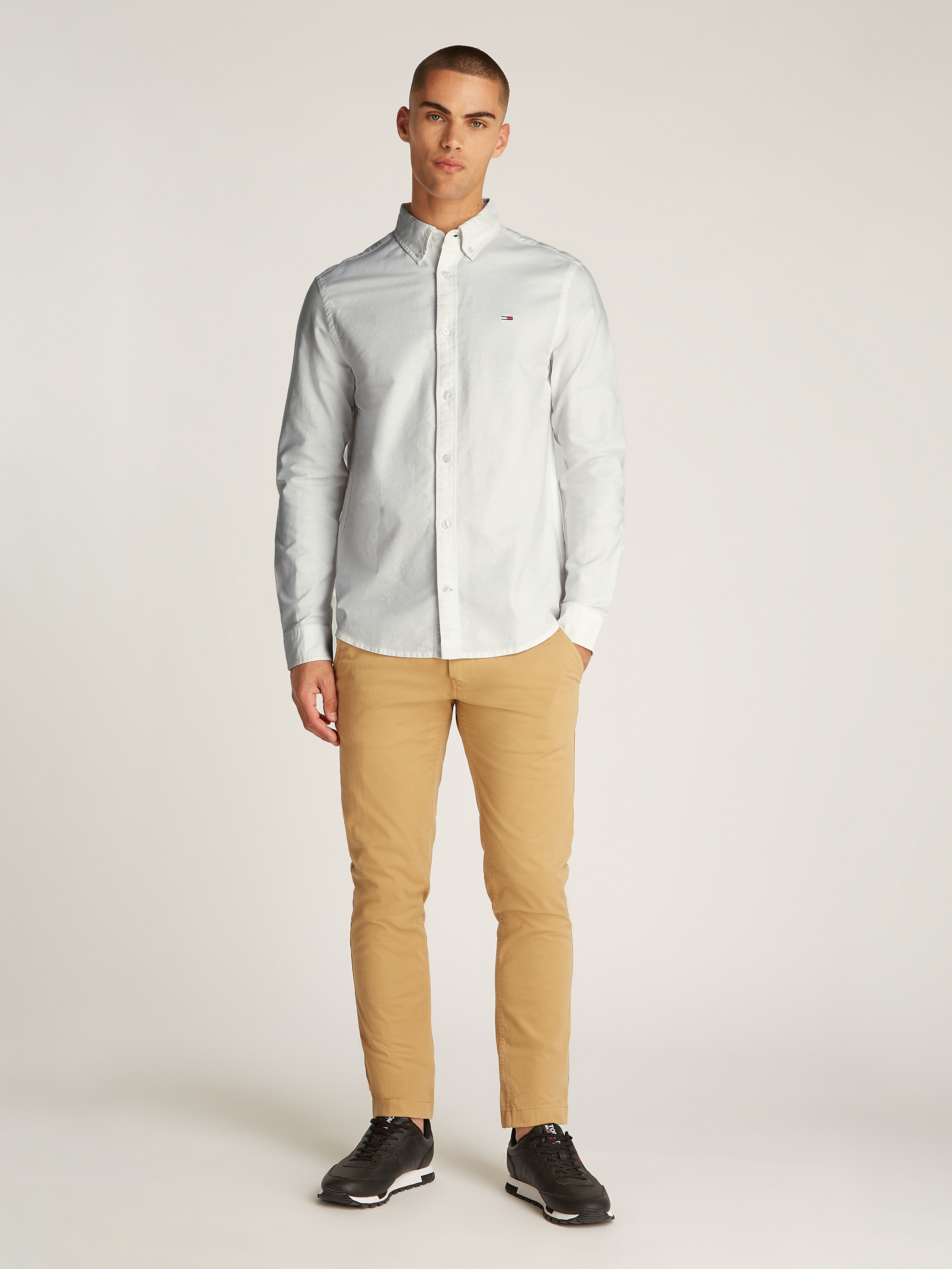 Tommy Jeans Plus Langarmhemd »TJM REG OXFORD SHIRT EXT«, in Großen Größen, Logostickerei, Button-down-Kragen