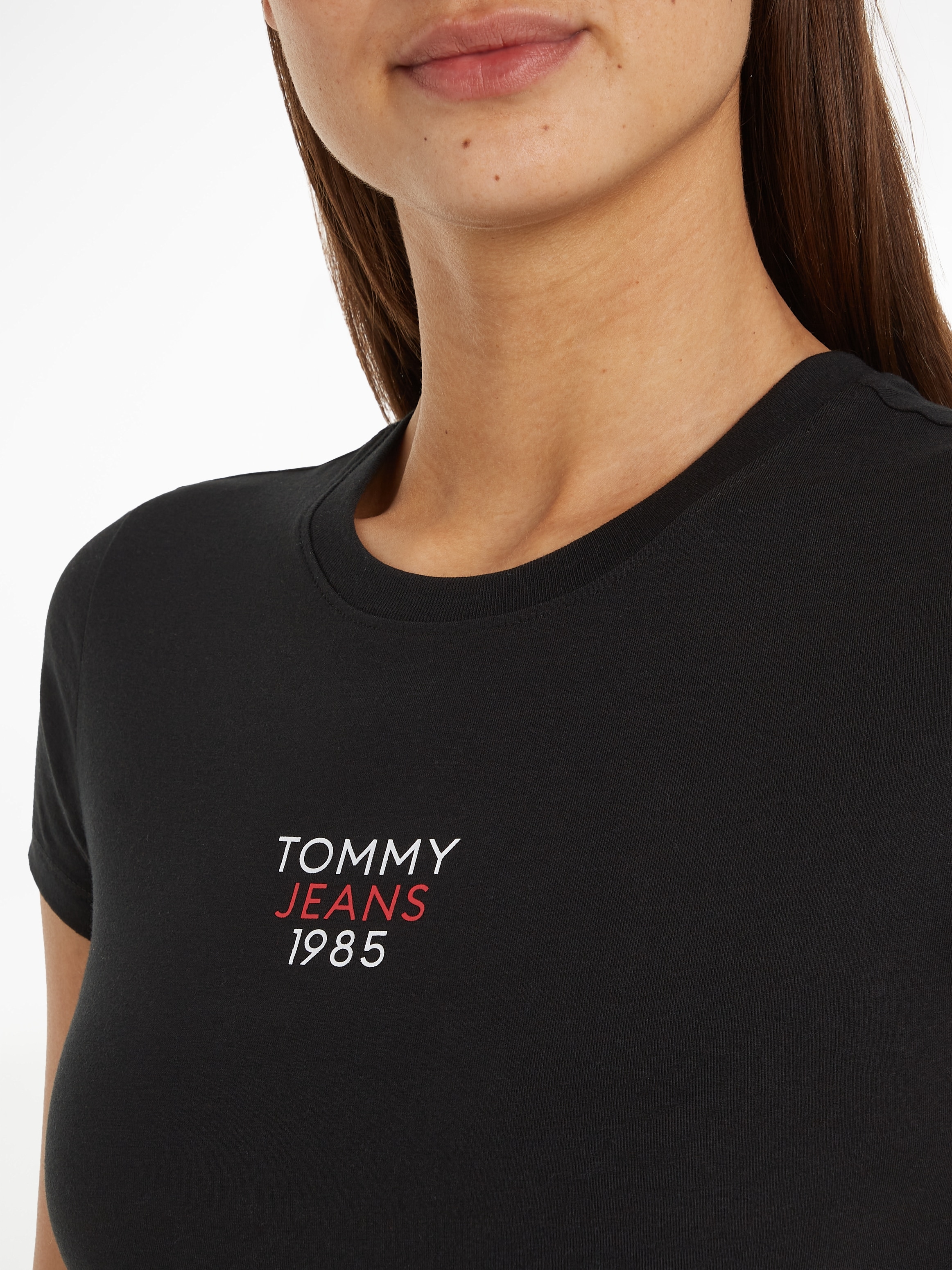 Tommy Jeans T-Shirt »Slim Essential Logo«, mit Logoschriftzug bestellen