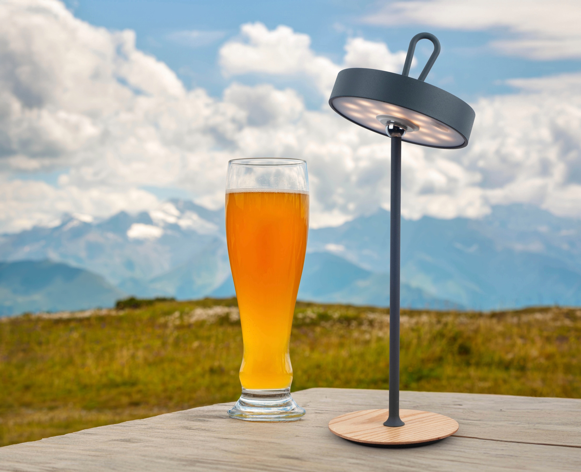 Home affaire LED Tischleuchte »Charmont mit Holzfuß, abnehmbares Kopfteil als Hängeleuchte verwendbar«, 1 flammig, Leuchtmittel LED-Modul | LED fest integriert, aufladbar, inkl Akku + USB Kabel, Kopfteil magnetisch, abnehmbar, Holz