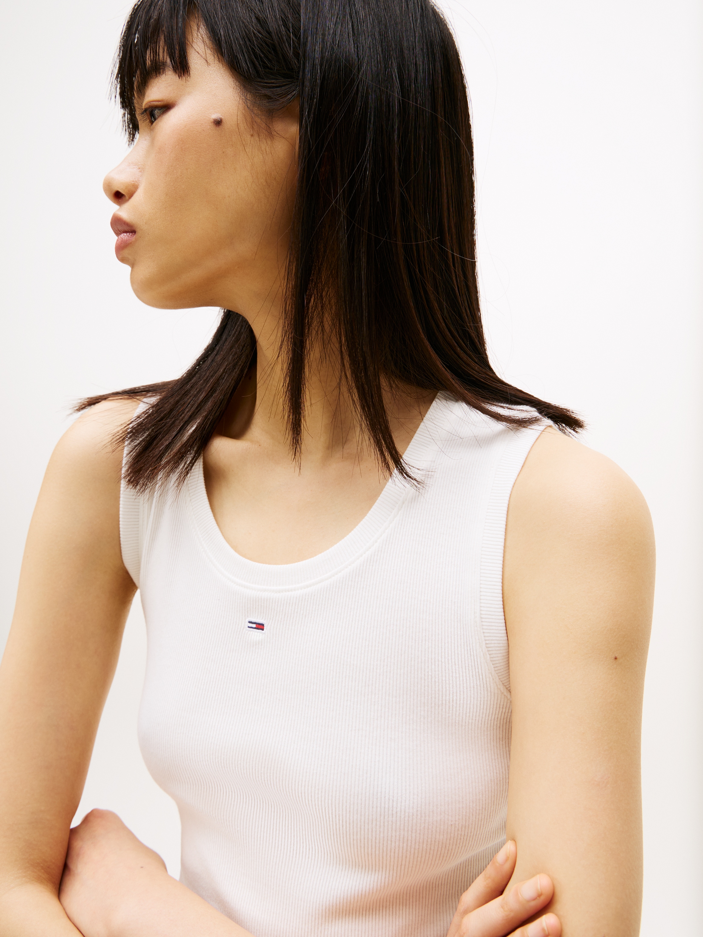 Tommy Jeans Tanktop »TJW ESSENTIAL RIB TANK EXT«, mit Logostickerei