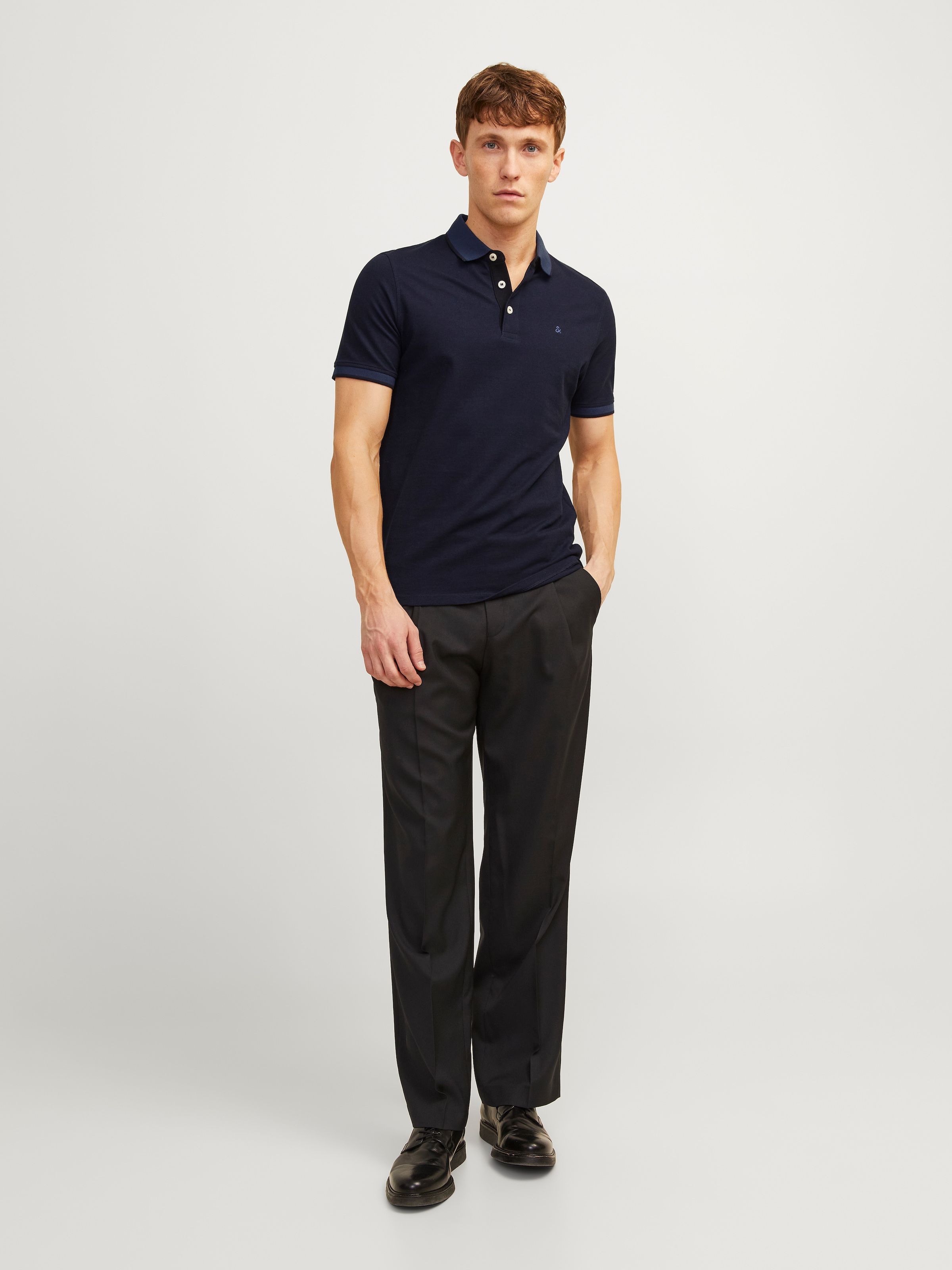 Jack & Jones Poloshirt »JJEPAULOS  Poloshirt mit klassischem Kragen und figurbetonter Form« Logostickerei, modisch, schmal, Baumwolle, Polokragen