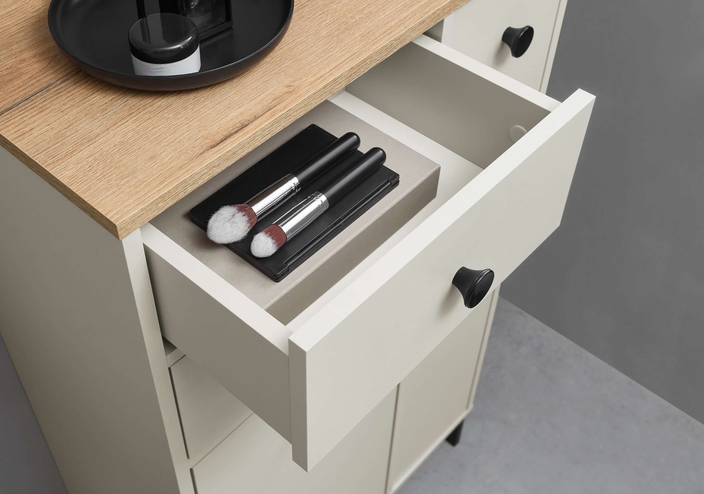 BASIC by Balculina Waschbeckenunterschrank »Linea« 1 Stk. tlg. Breite 60cm, U-Profil Füße, Unterflurauszug