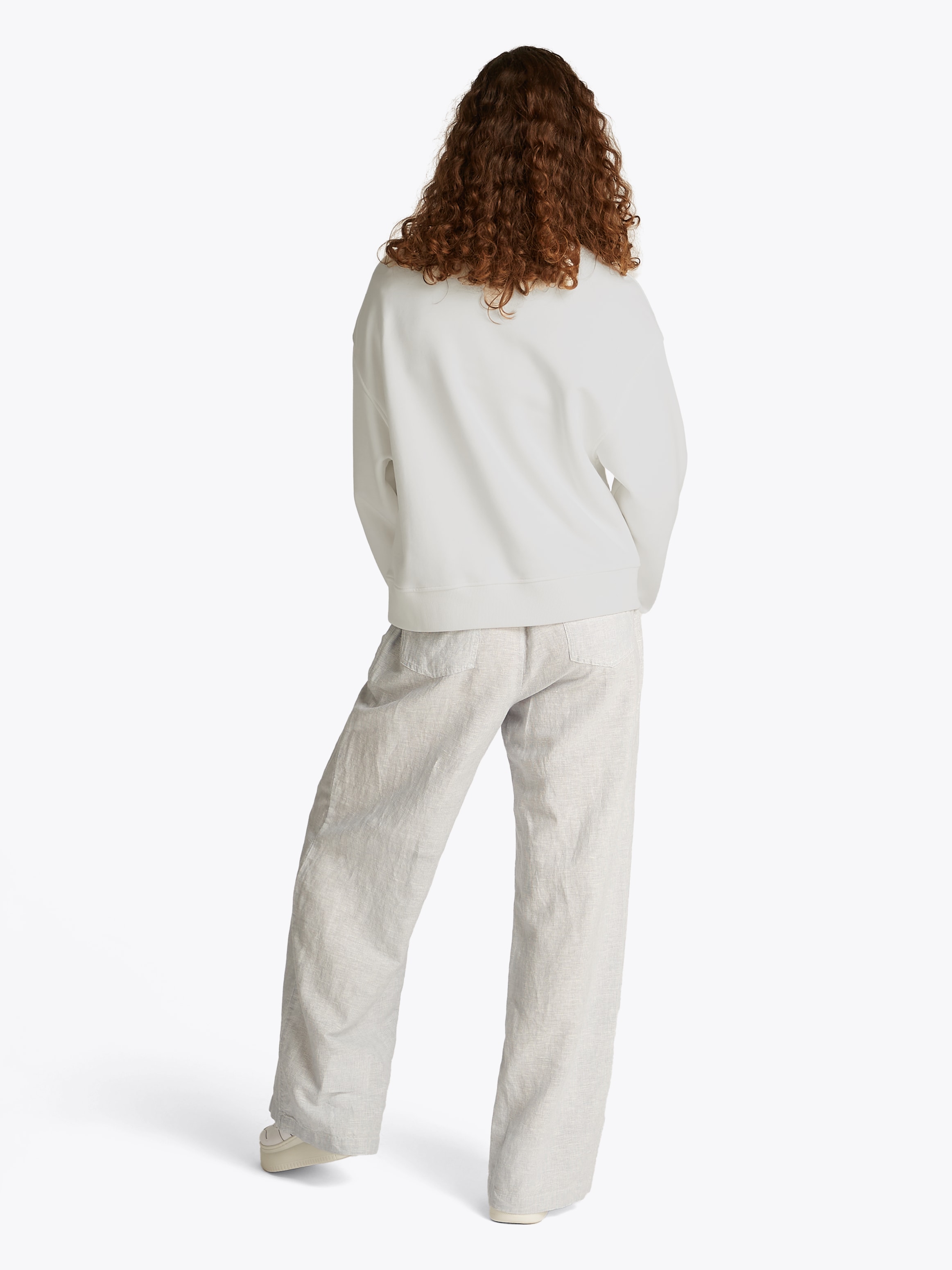 Tommy Jeans Sweatshirt »TJW BXY BADGE CREW«, mit Logo-Badge