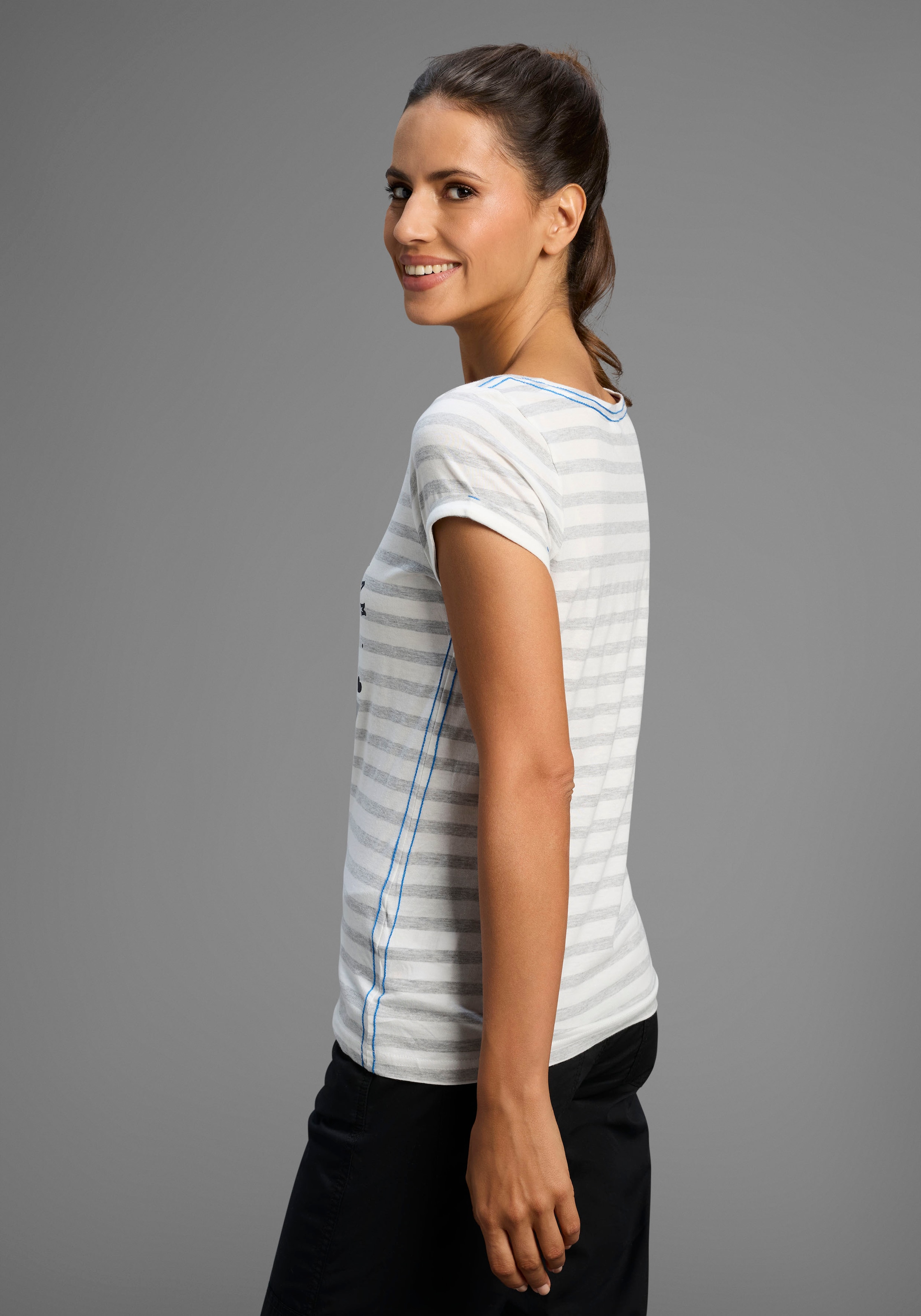 KangaROOS Print-Shirt Kurzarm,  figurbetonter Schnitt,  mit Metallic-Print