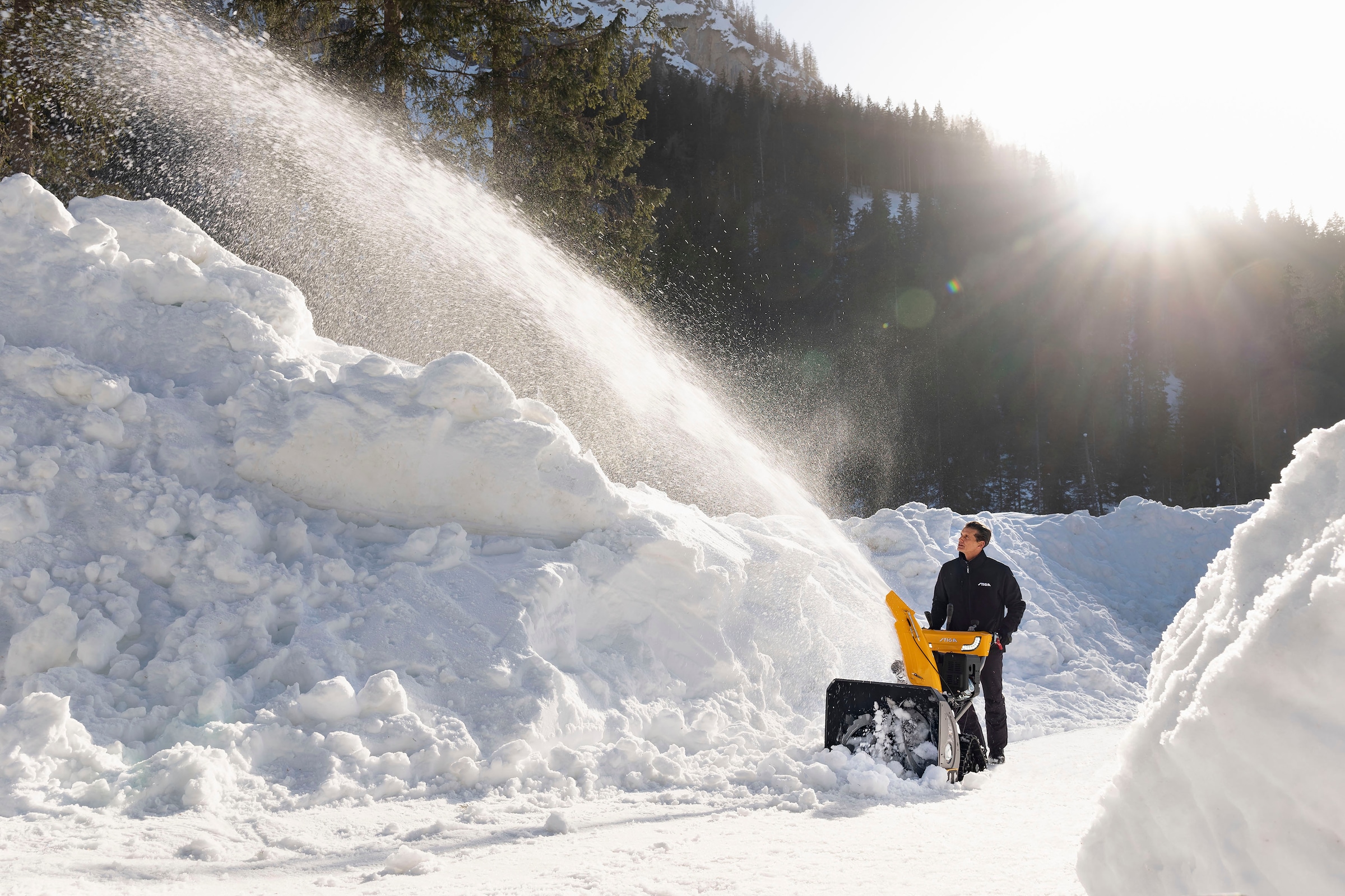 STIGA GARDEN Benzin-Schneefräse »ST 6272 P Trac«, Elektrostart, Raupenantrieb