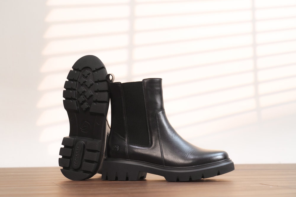 Remonte Chelseaboots, Klassik-Stiefelette, Boots, Profilsohle, mit Anziehlasche