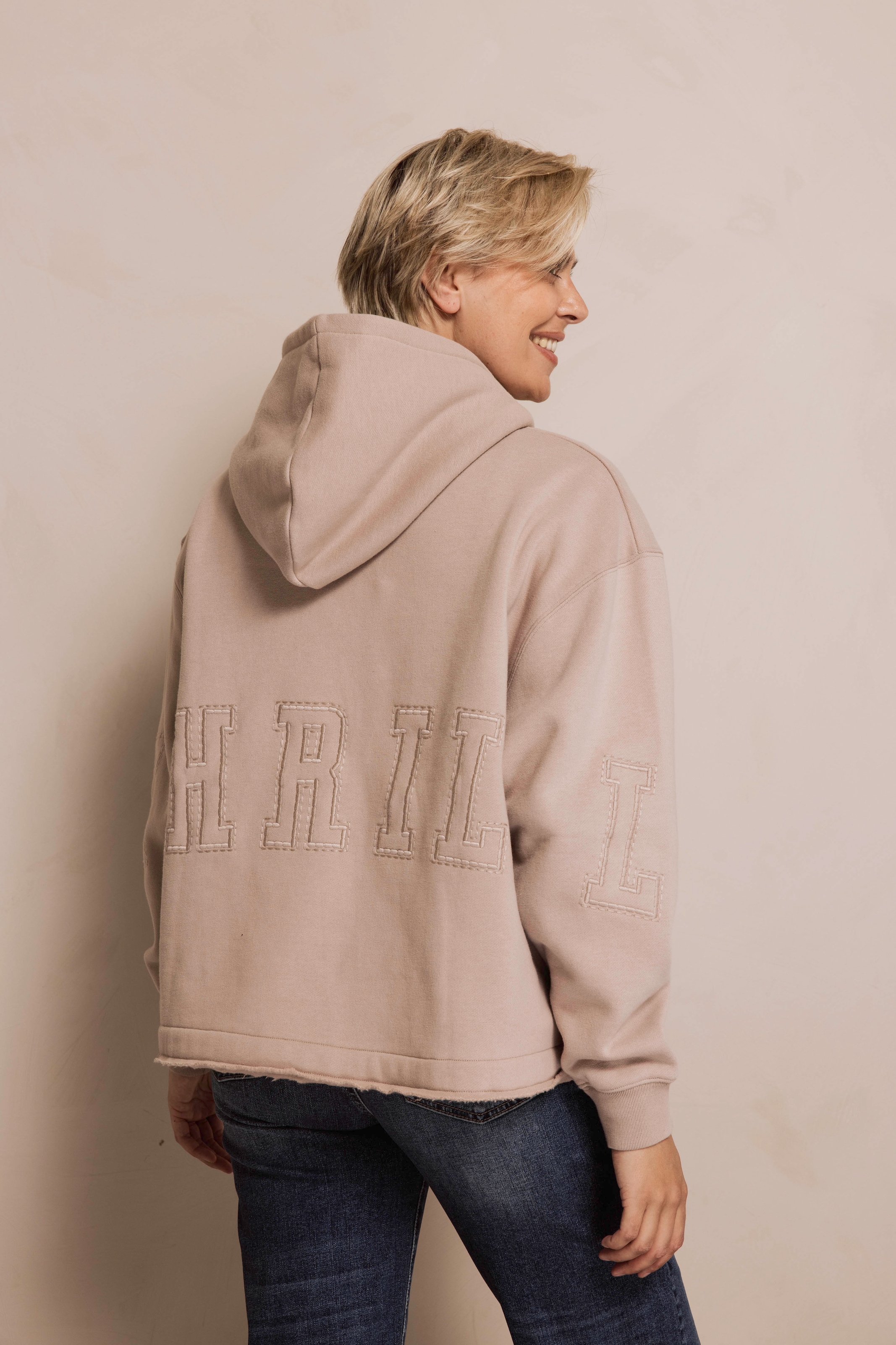 Zhrill Sweater »ZHJUNA« mit großer Stickerei auf dem Rücken
