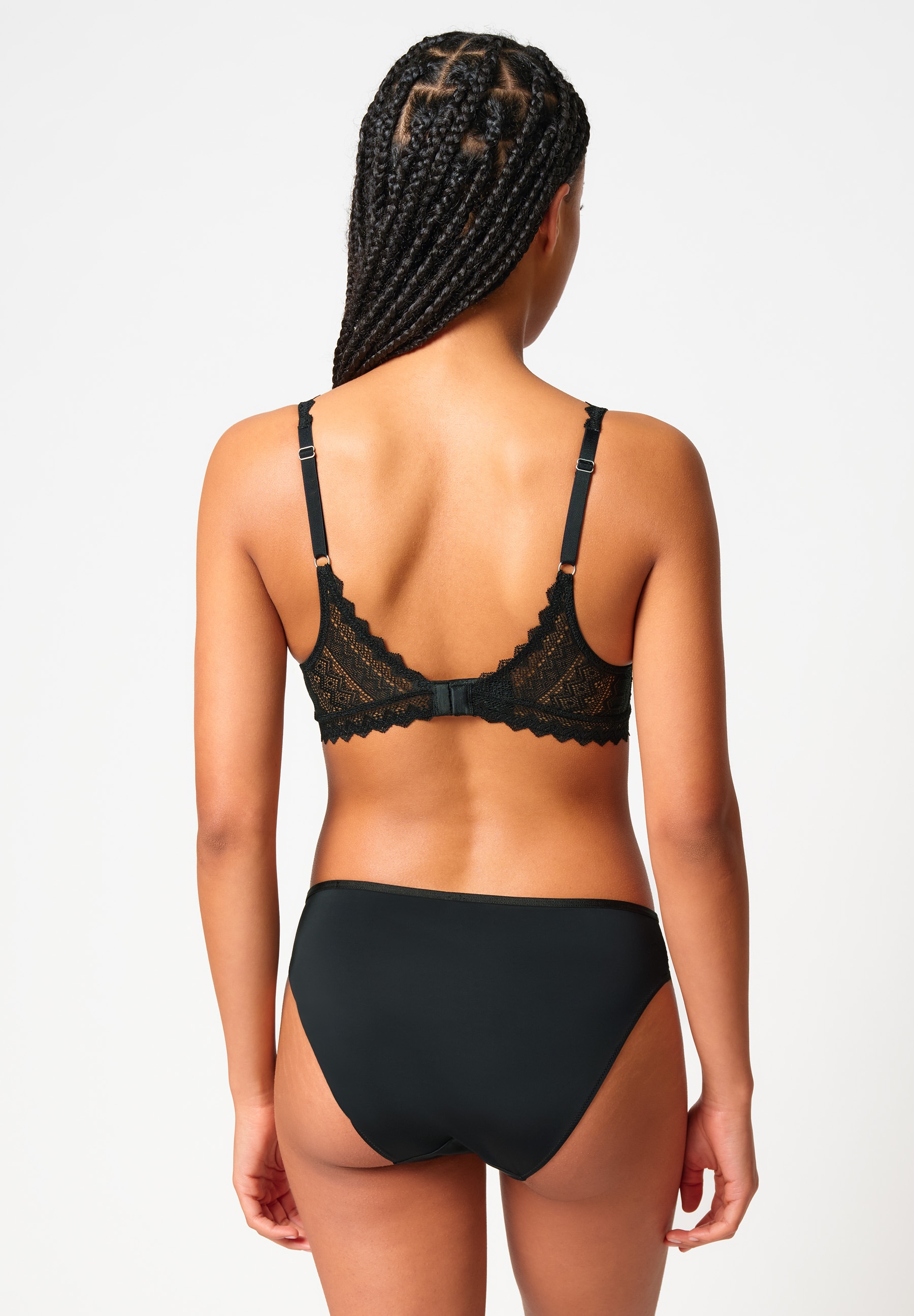 Skiny Triangel-BH »Initialace« mit Bügel, Spitze über den Cups, gepolstert