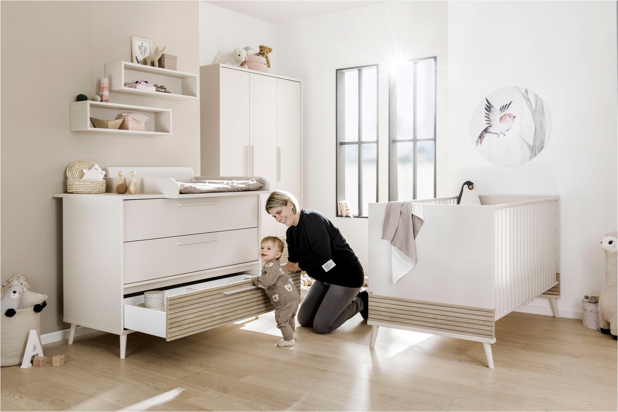 PAIDI Wickelkommode »EEFJE Kommode in modernem Design, Cashmere-Beige mit Groovy-Oak«, bis 50 kg, in verschiedenen Breiten und Ausführungen, 124 cm