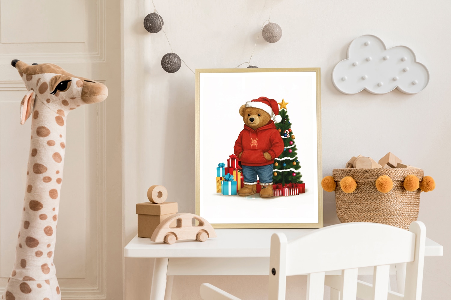 queence Bild mit Rahmen »Teddy Bär mit Weihnachtsmütze vor Tannenbaum« Bär | Bären | Fashion | Figuren | Mode | Modebilder HD Premium Poster-Druck inkl. Echtholzrahmen in beige