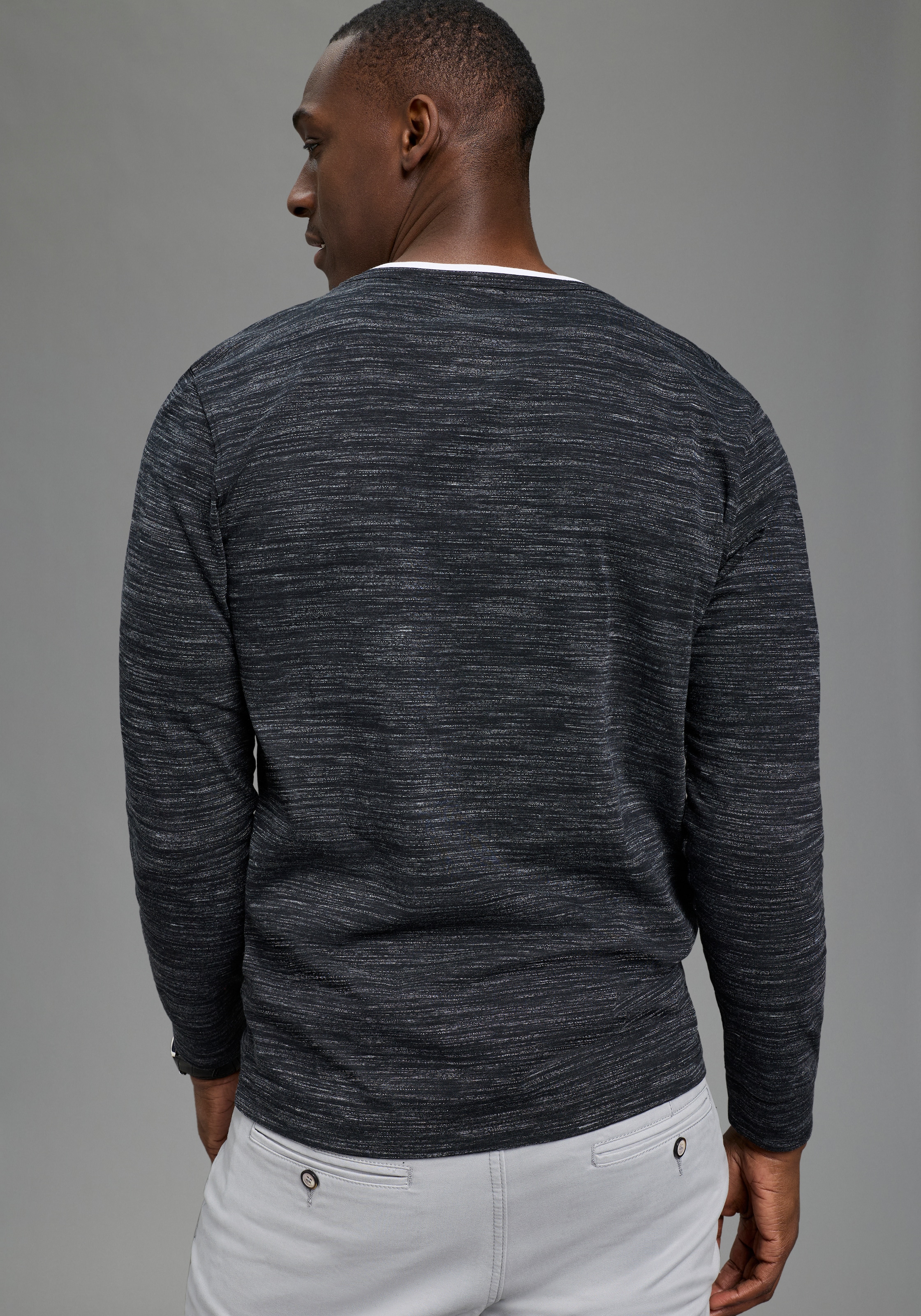 DELMAO Henleyshirt Langarm,  melierte Optik,  Henleykragen,  aus Baumwollmischung