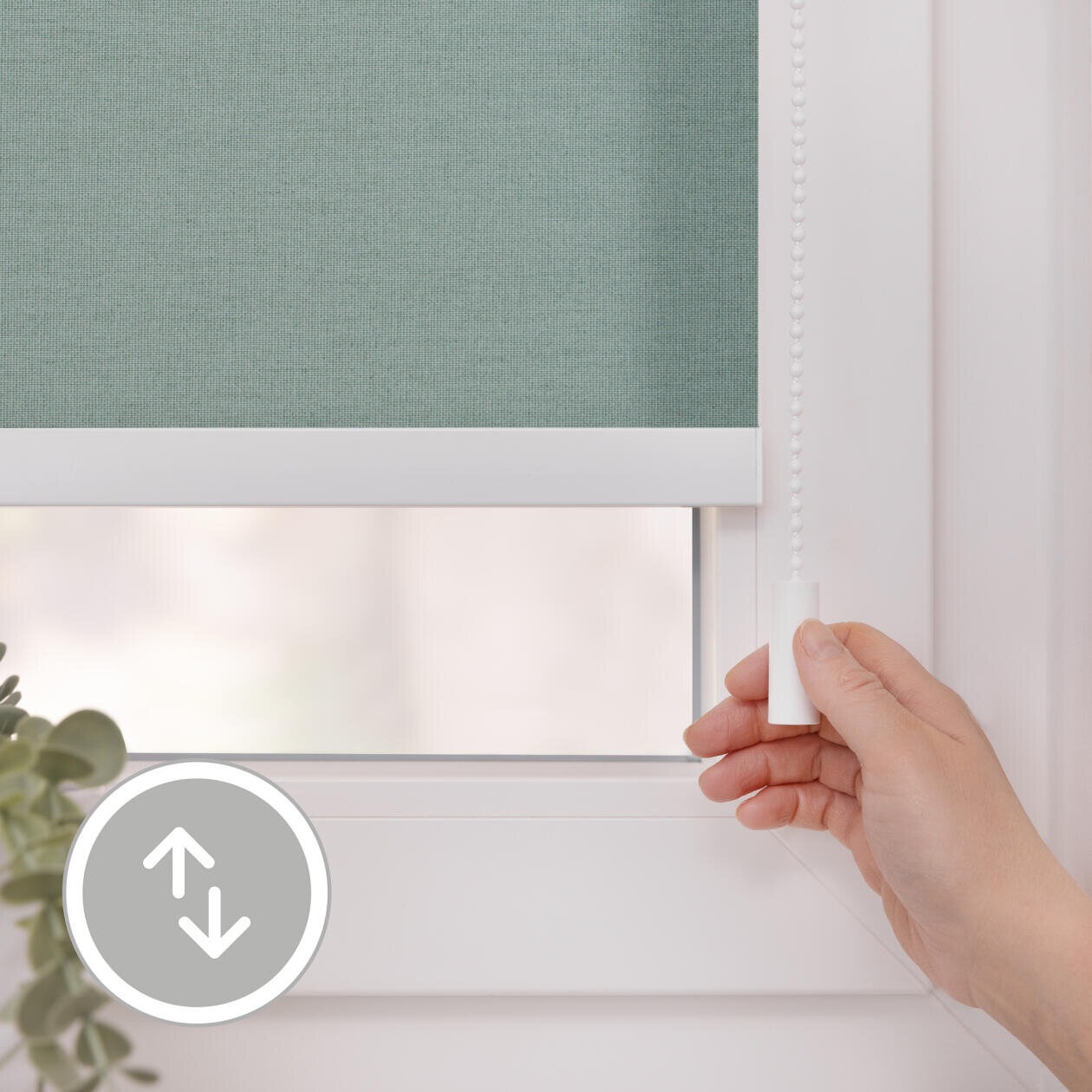 LICHTBLICK ORIGINAL Rollo »Klemmfix, ohne Bohren« blickdicht Blendschutz | Sichtschutz mit Bohren/ohne Bohren freihängend Steuerbar mit Bluetooth-App, integrierter Elektromotor und Akku