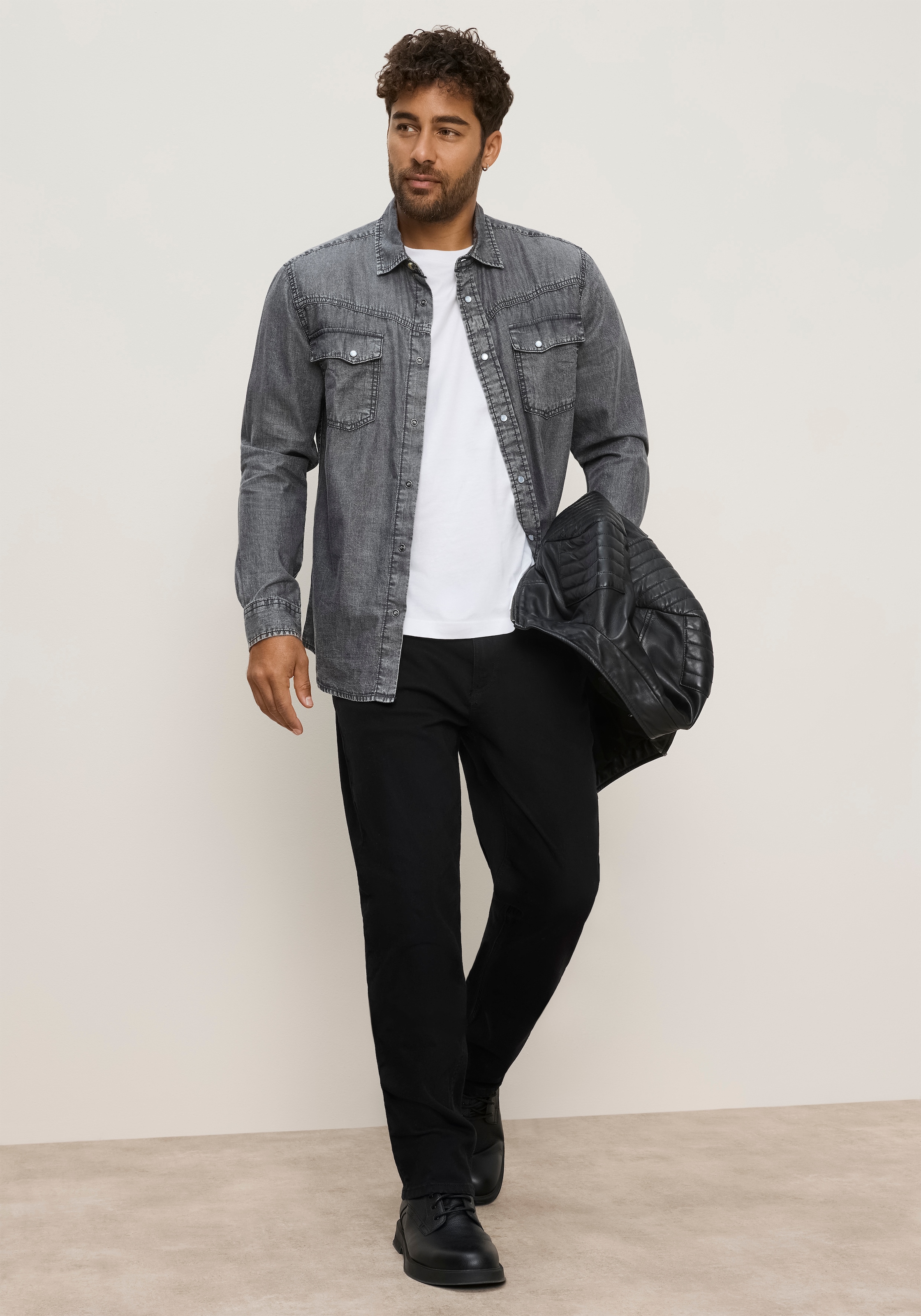 Bruno Banani Jeanshemd »schmal geschnitten« schmale Basic-Passform, aus Baumwolle in Denim-Jeans-Qualität